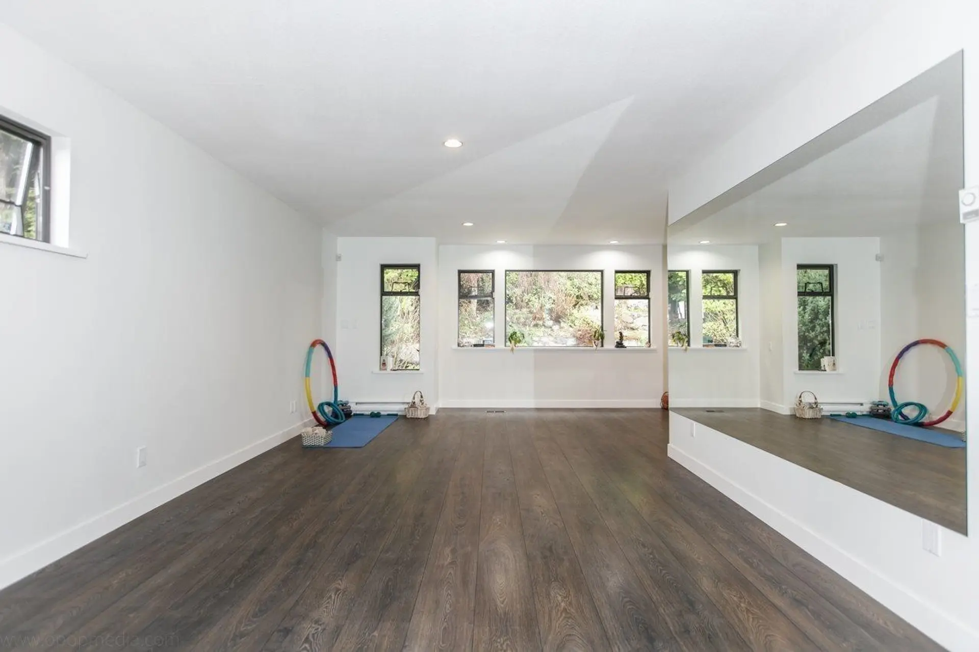 5240 Malaspina Place - Image 12