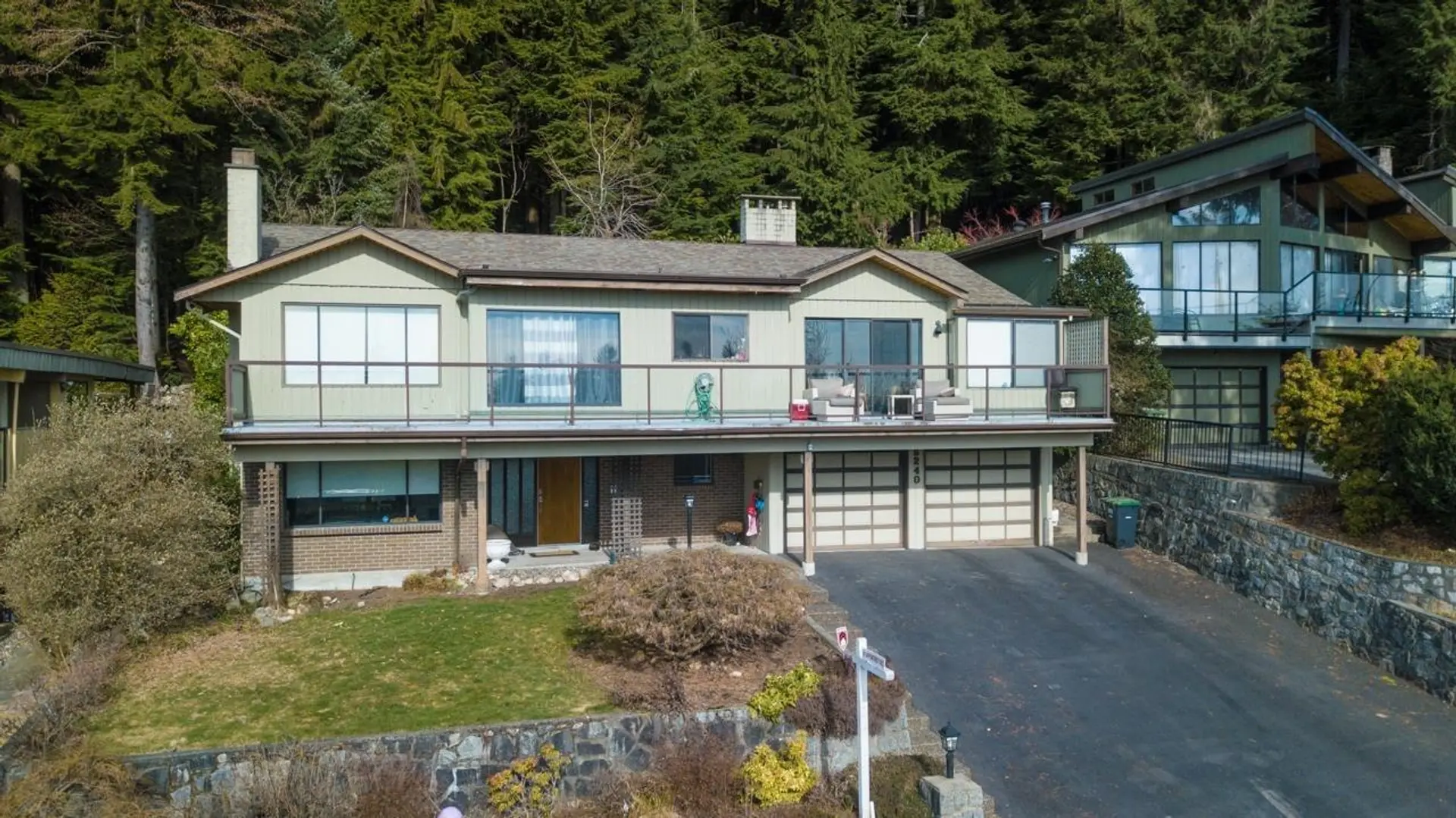 5240 Malaspina Place - Image 4