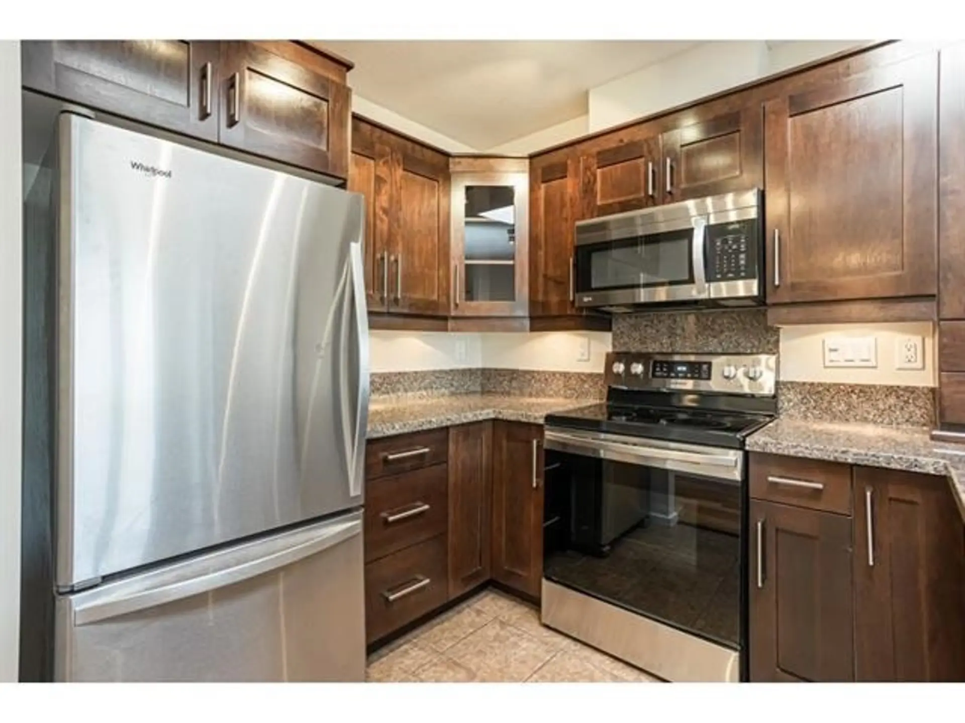 #303 15777 Marine Drive - Image 2