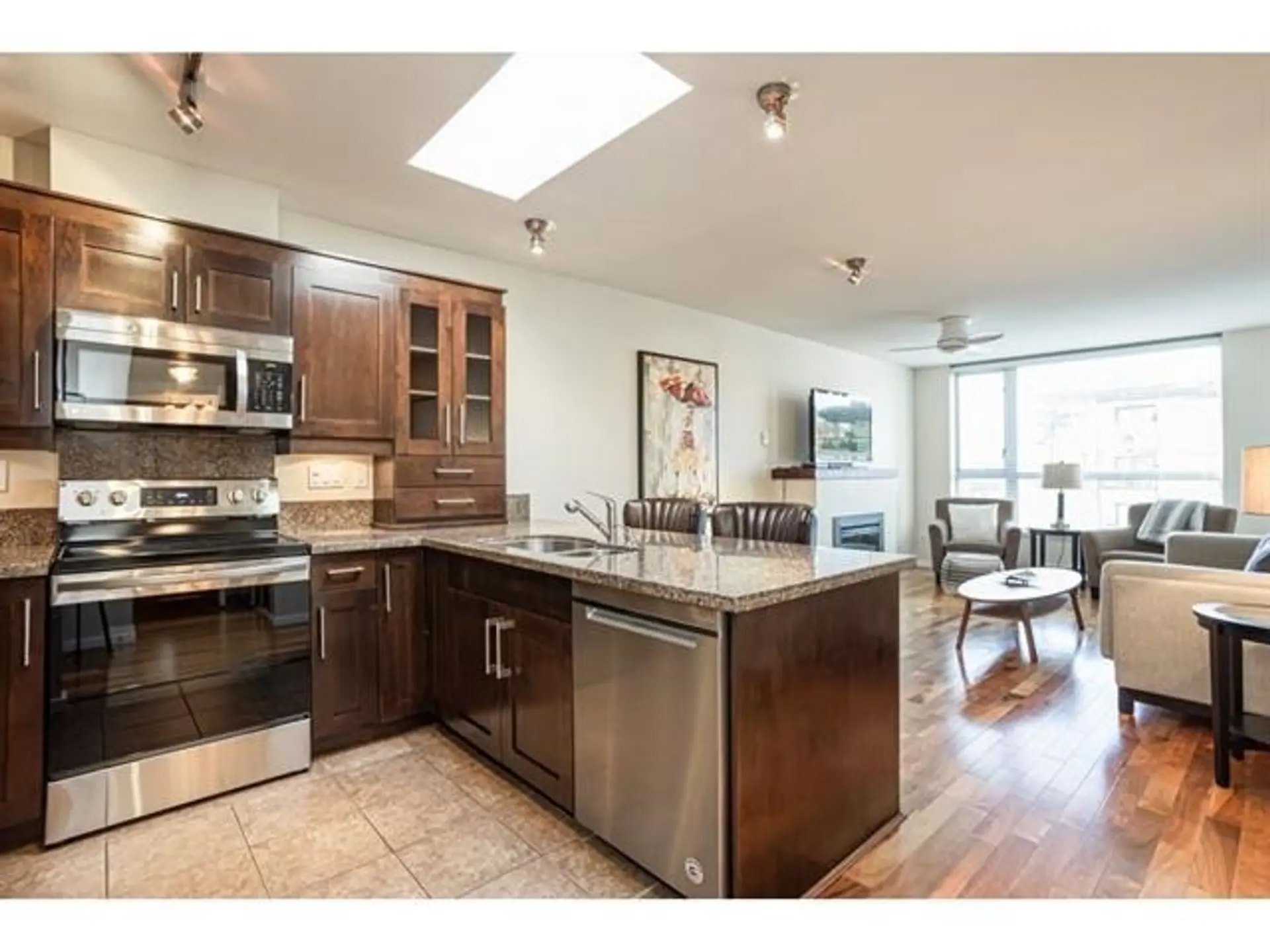 #303 15777 Marine Drive - Image 3