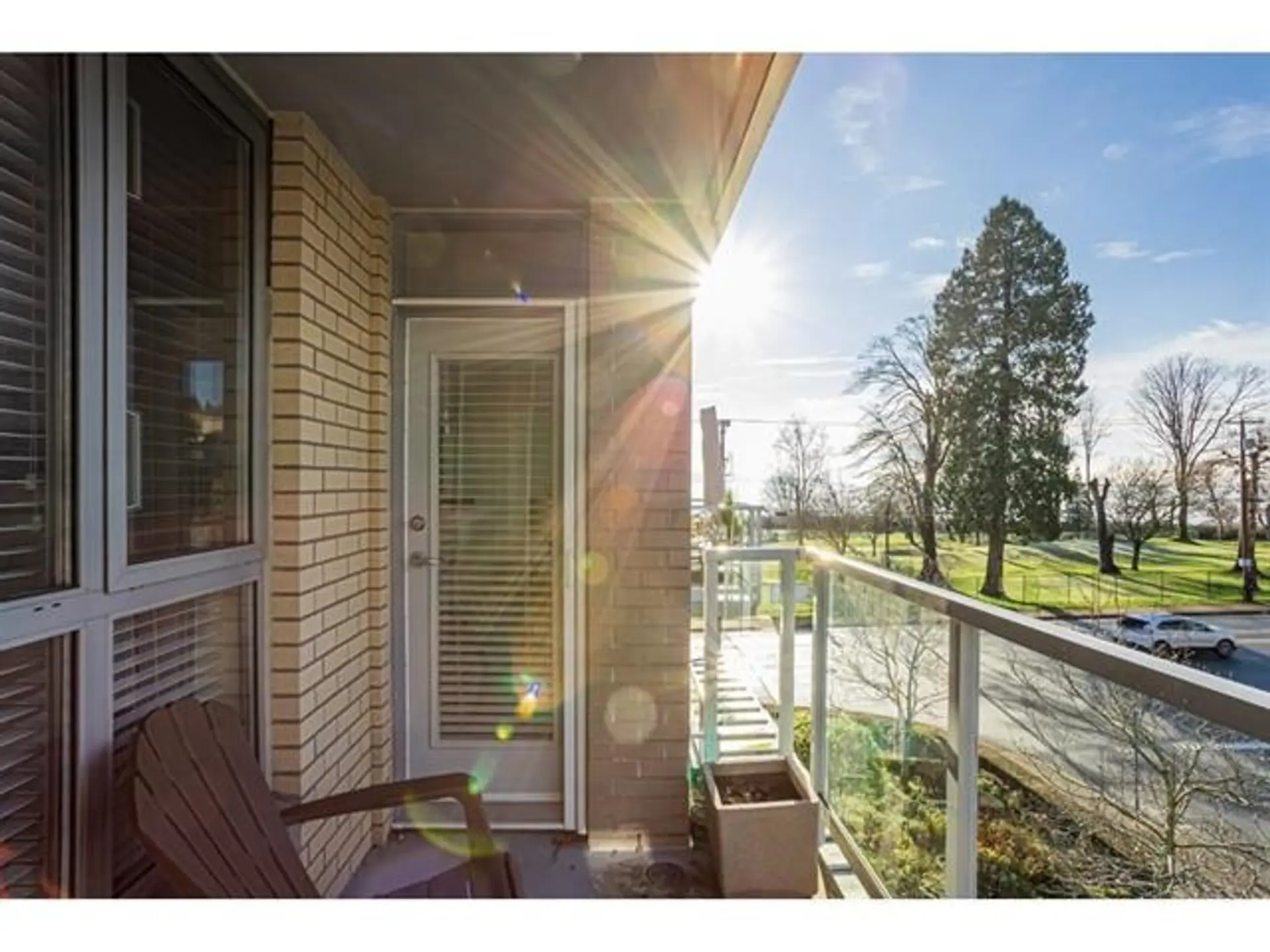 #303 15777 Marine Drive - Image 4