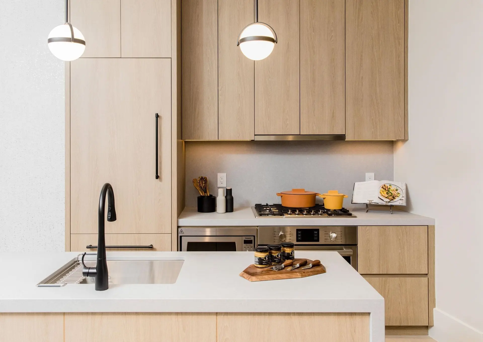 6378 Oak Street - Image 3