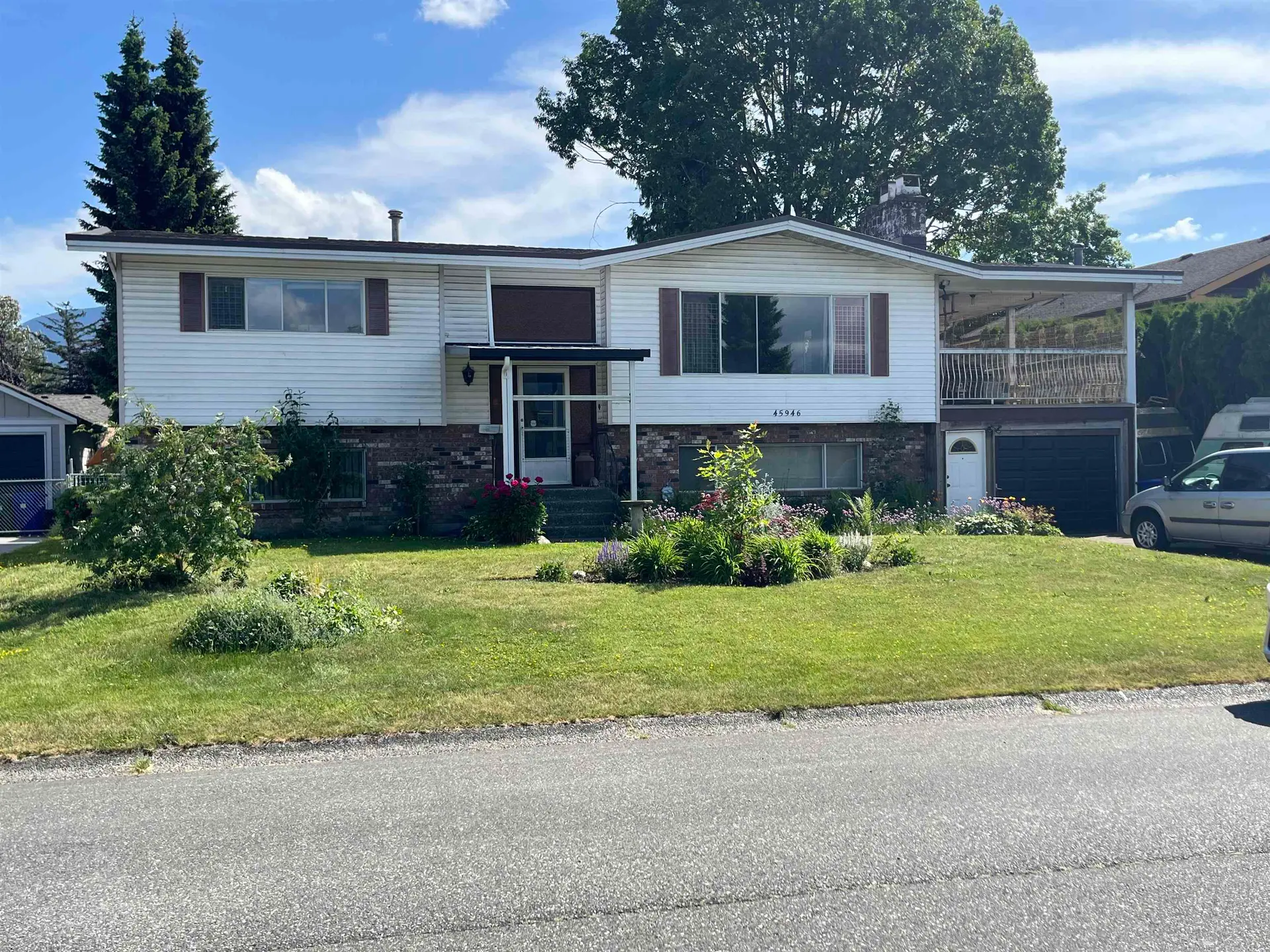 45946 Silver Avenue - Image 3