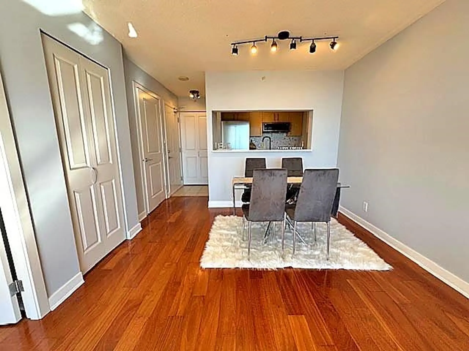 #1401 3660 Vanness Avenue - Image 3