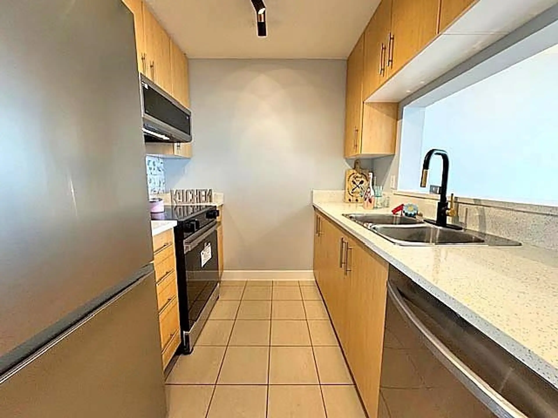 #1401 3660 Vanness Avenue - Image 11