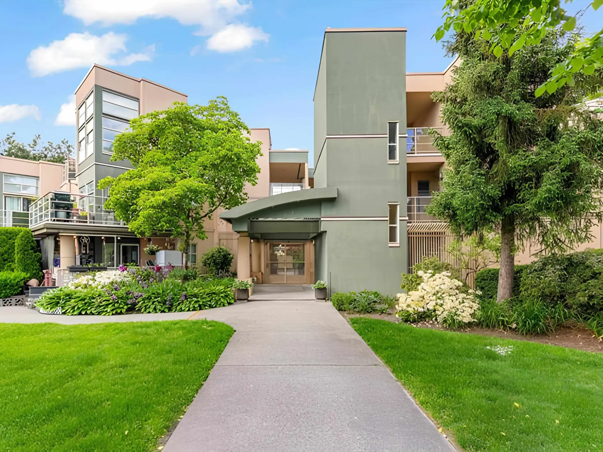 #206 22277 122 Avenue - Image 2