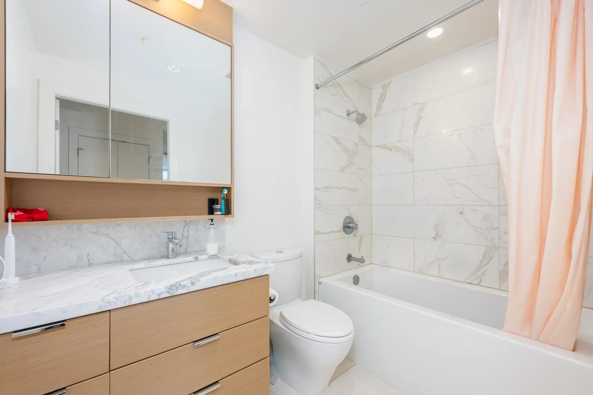 #309 4083 Cambie Street - Image 2