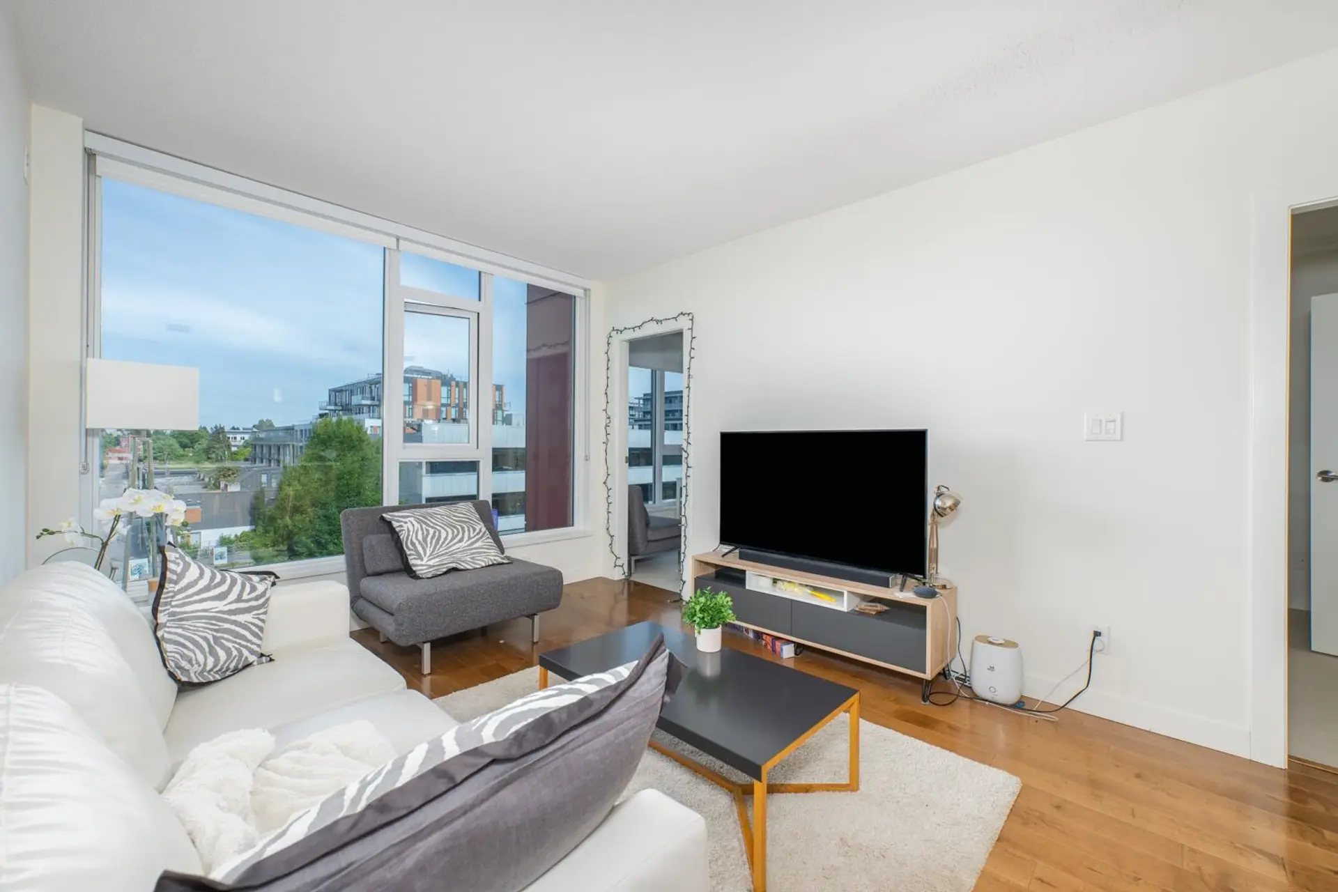 #309 4083 Cambie Street - Image 11
