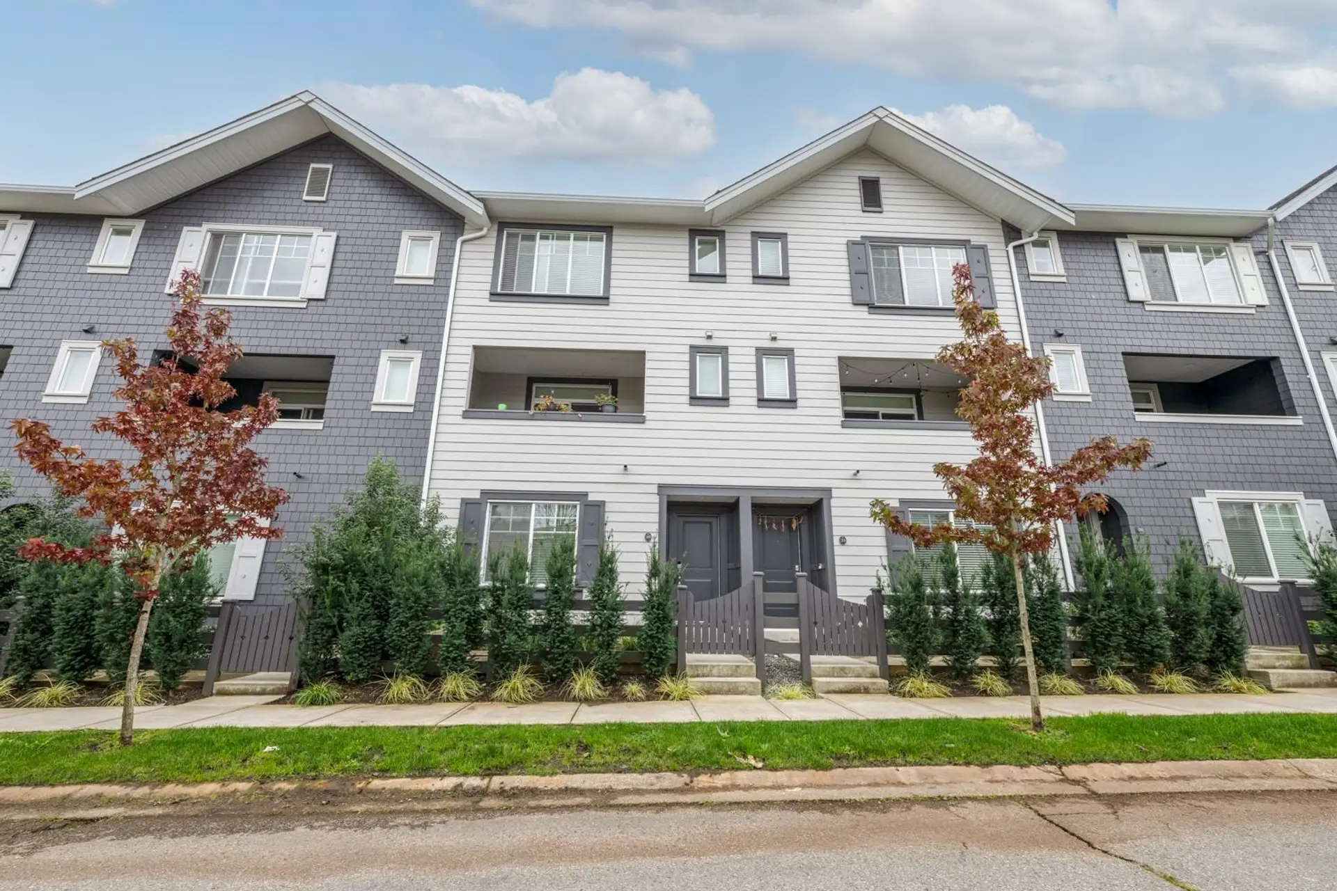 #40 15489 99a Avenue - Image 1