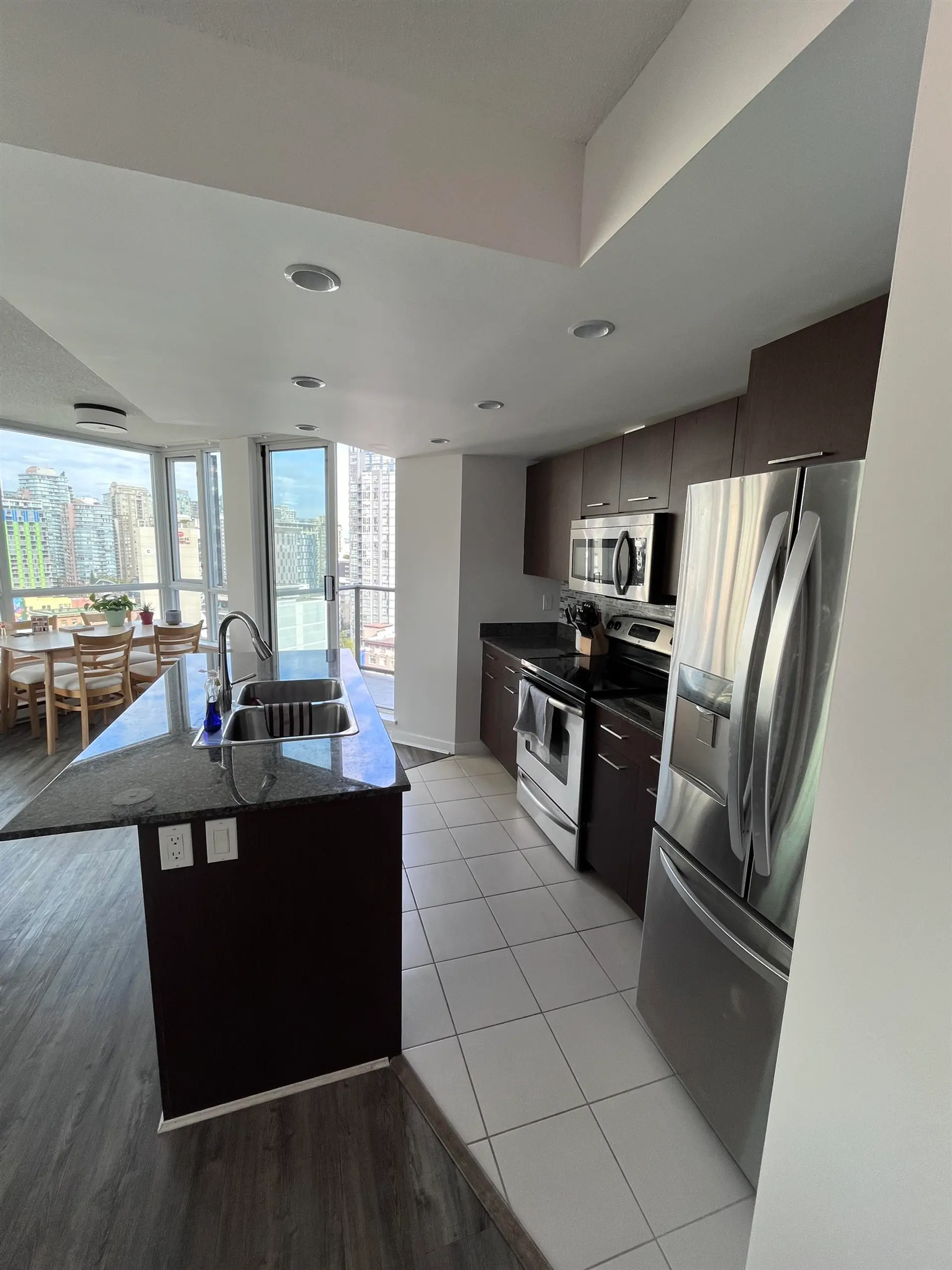 #1602 1212 Howe Street - Image 6