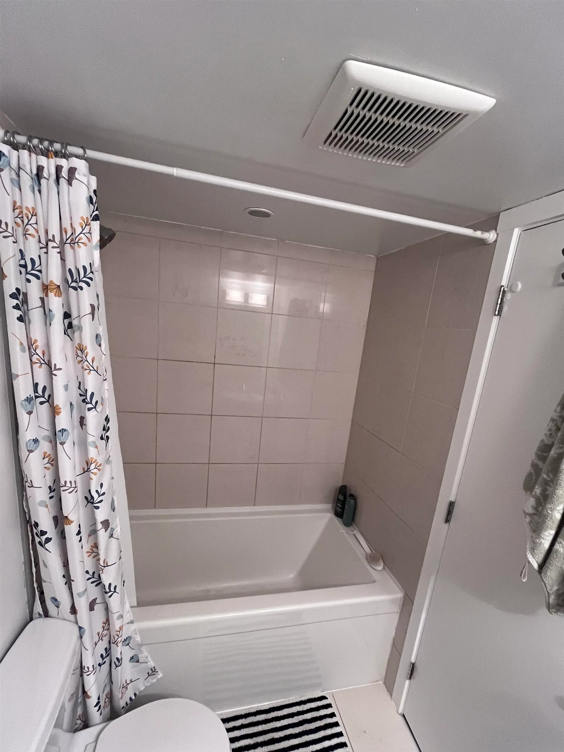 #1602 1212 Howe Street - Image 11