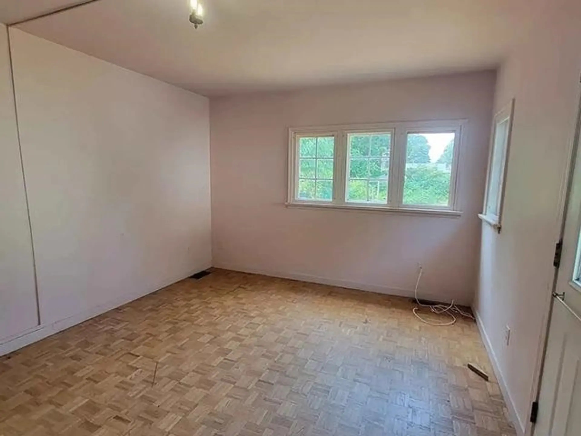 571 Echo Avenue - Image 6