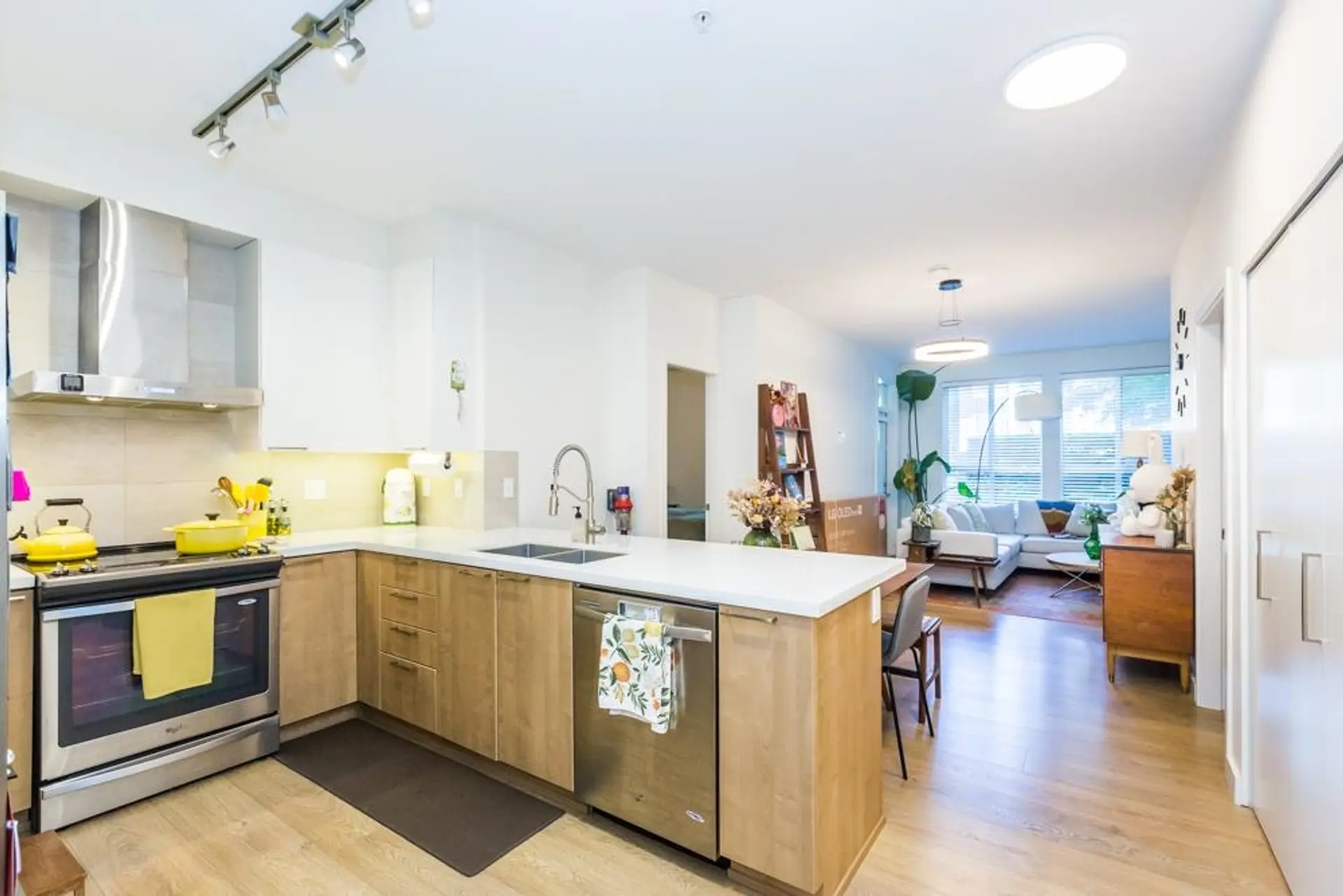 #102 611 Regan Avenue - Image 5