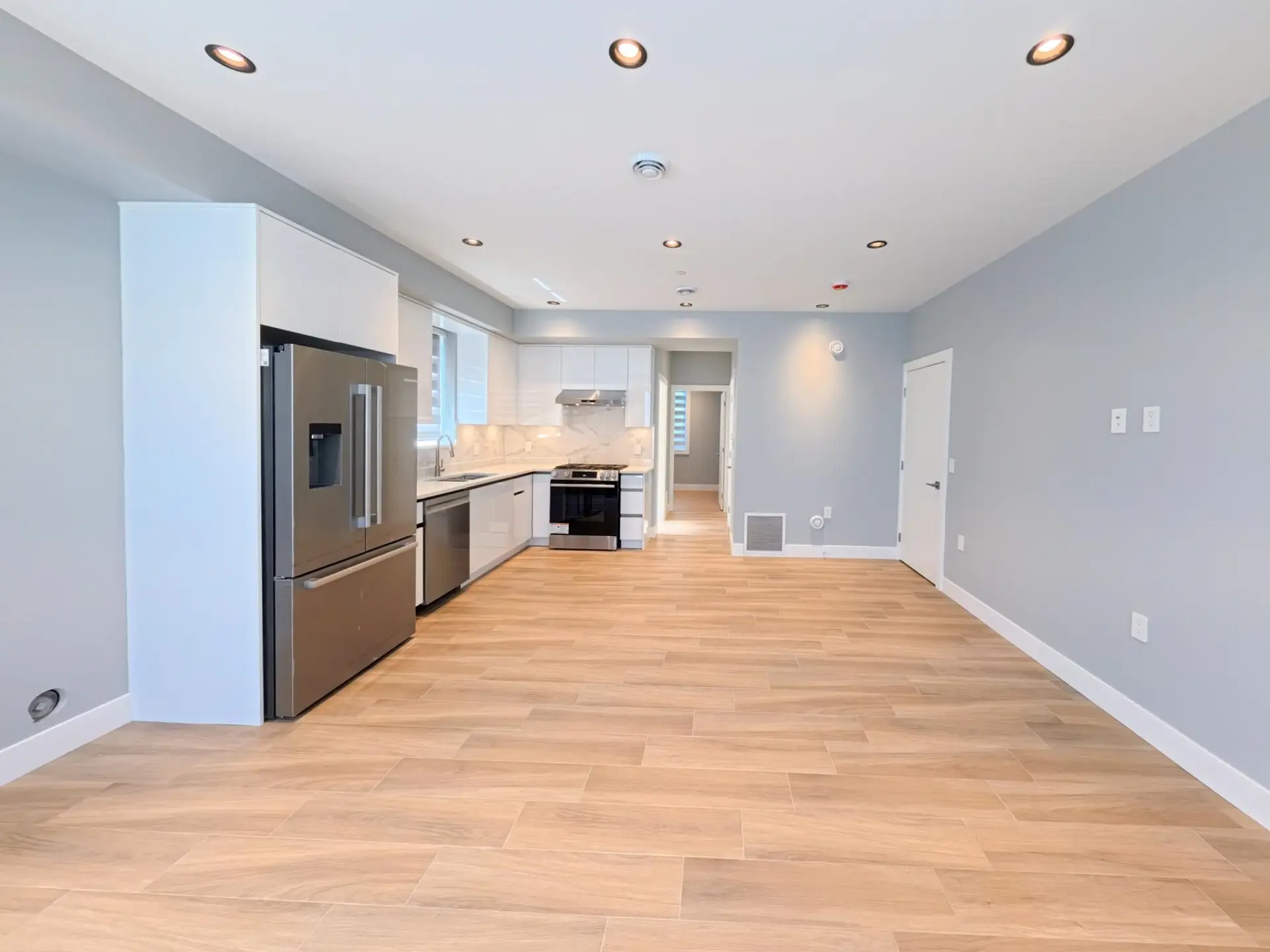 #1 2557 W King Edward Avenue - Image 2