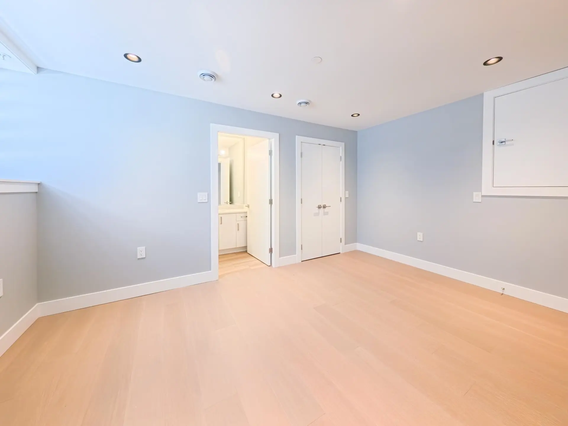 #1 2557 W King Edward Avenue - Image 14