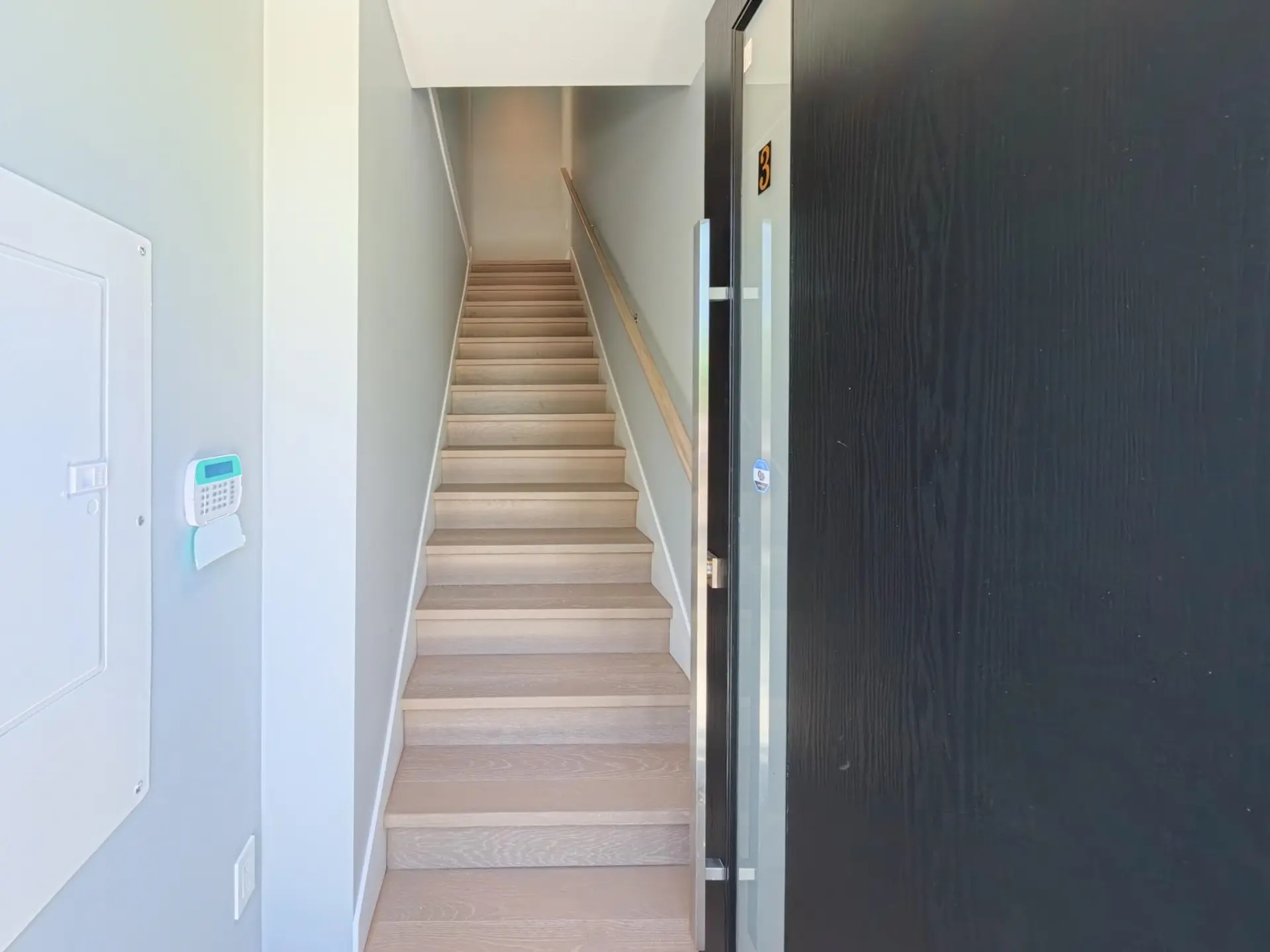 #2 2557 W King Edward Avenue - Image 3