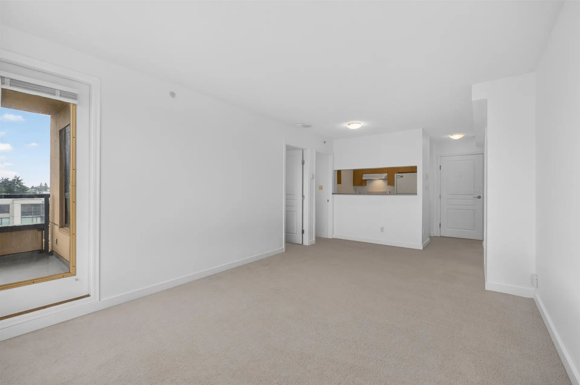 #702 5288 Melbourne Street - Image 5