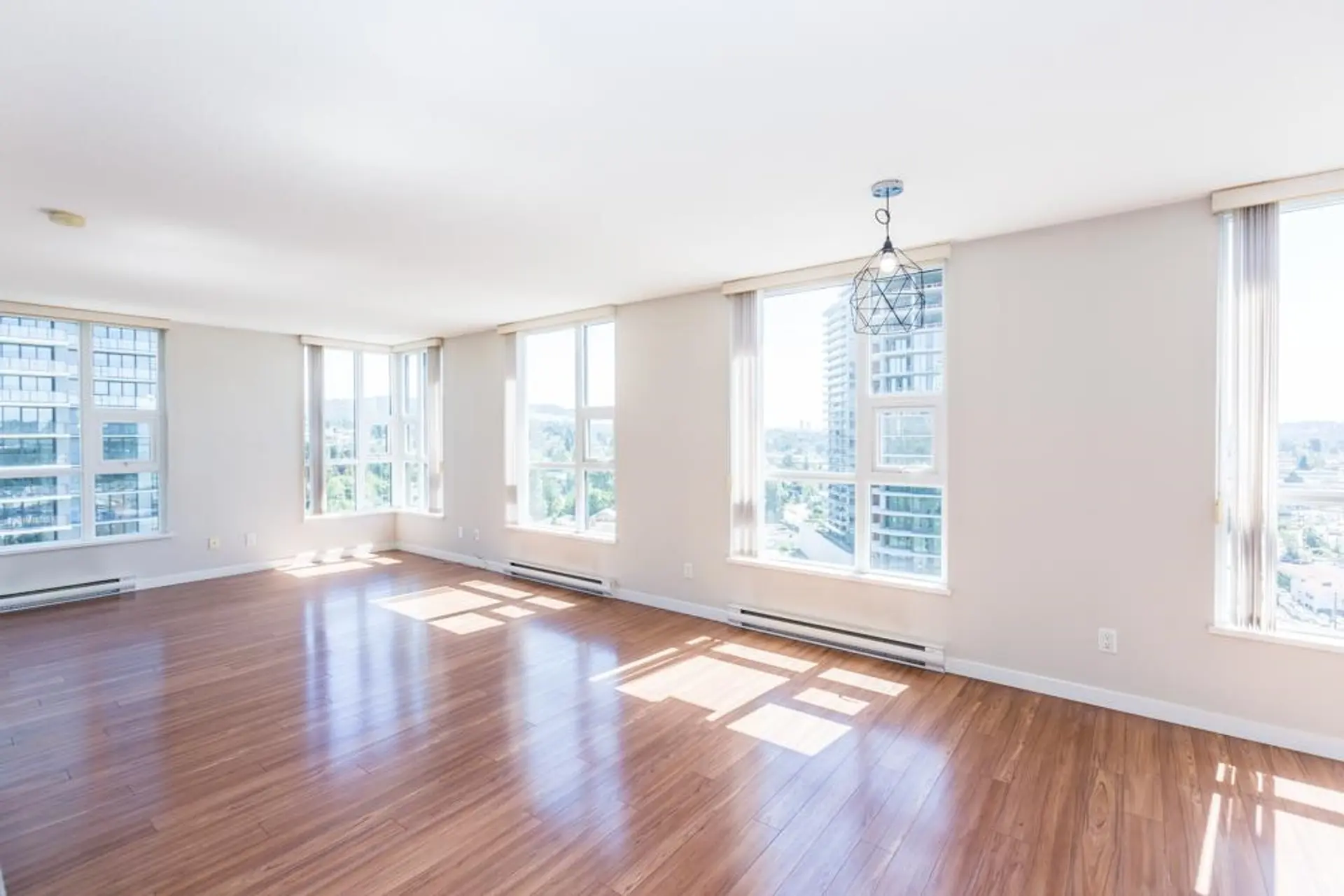 #1406 2232 Douglas Road - Image 2
