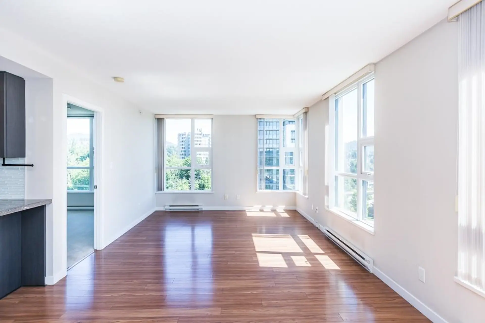#1406 2232 Douglas Road - Image 3