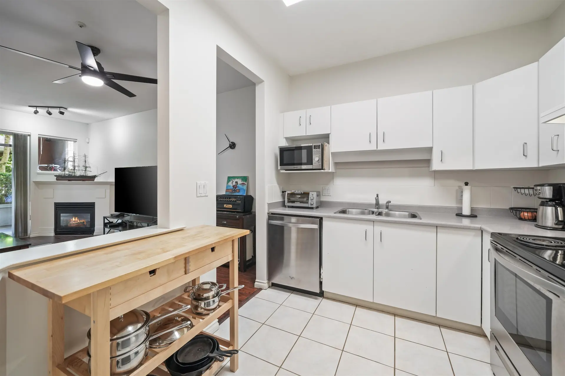 #105 20239 Michaud Crescent - Image 3