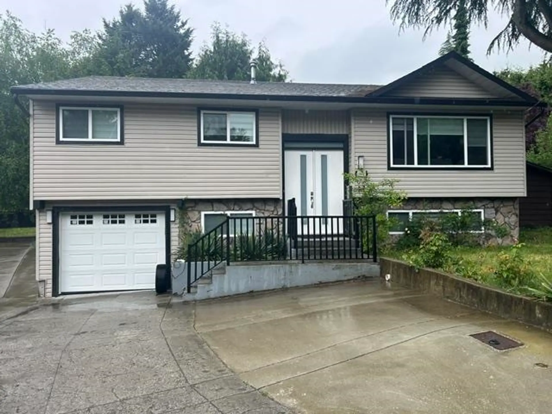 15077 86b Avenue - Image 1