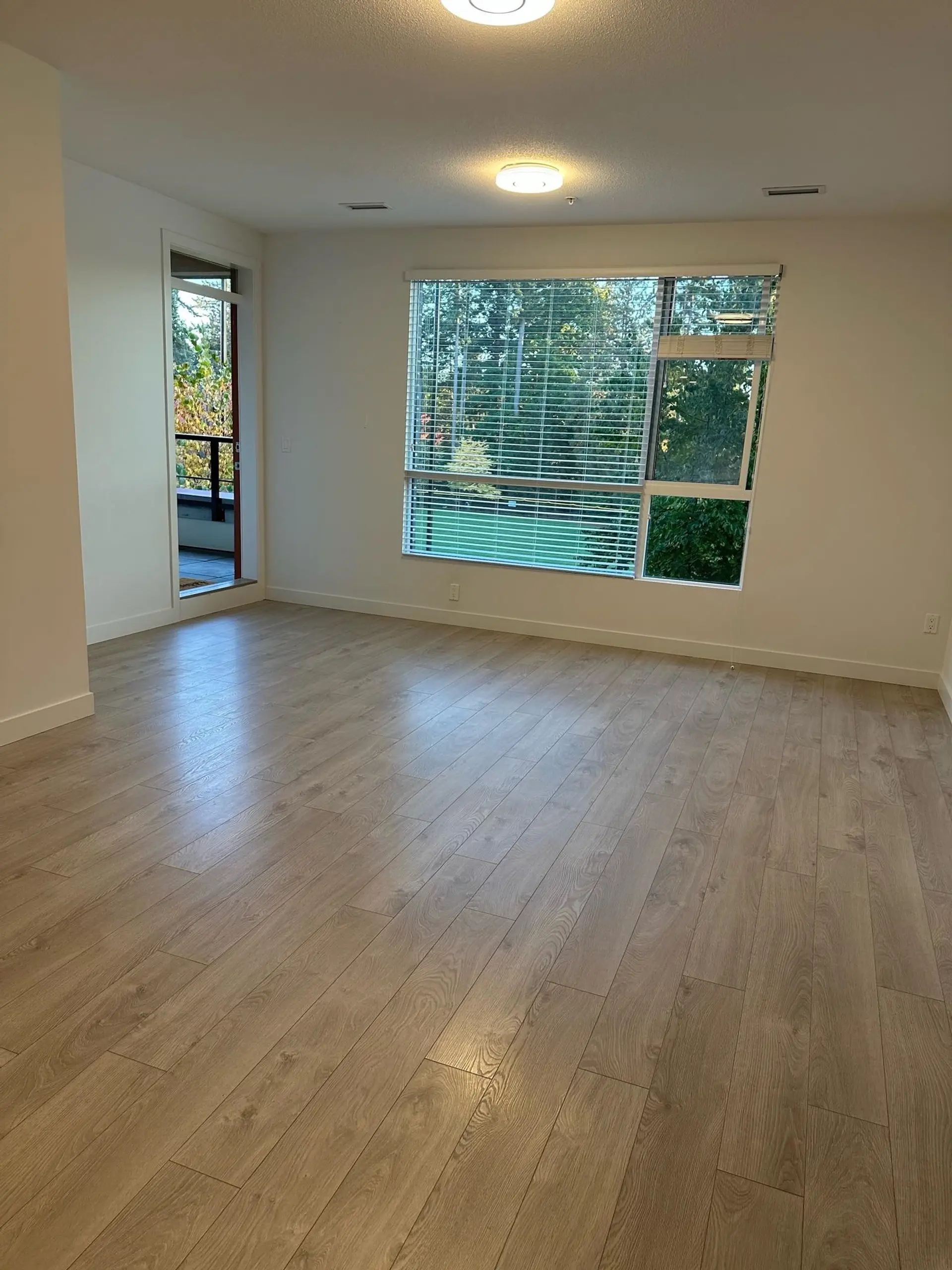 #212 3581 Ross Drive - Image 12