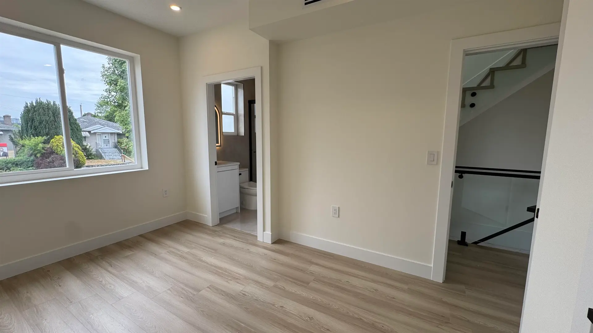 #1 5779 Clarendon Street - Image 12