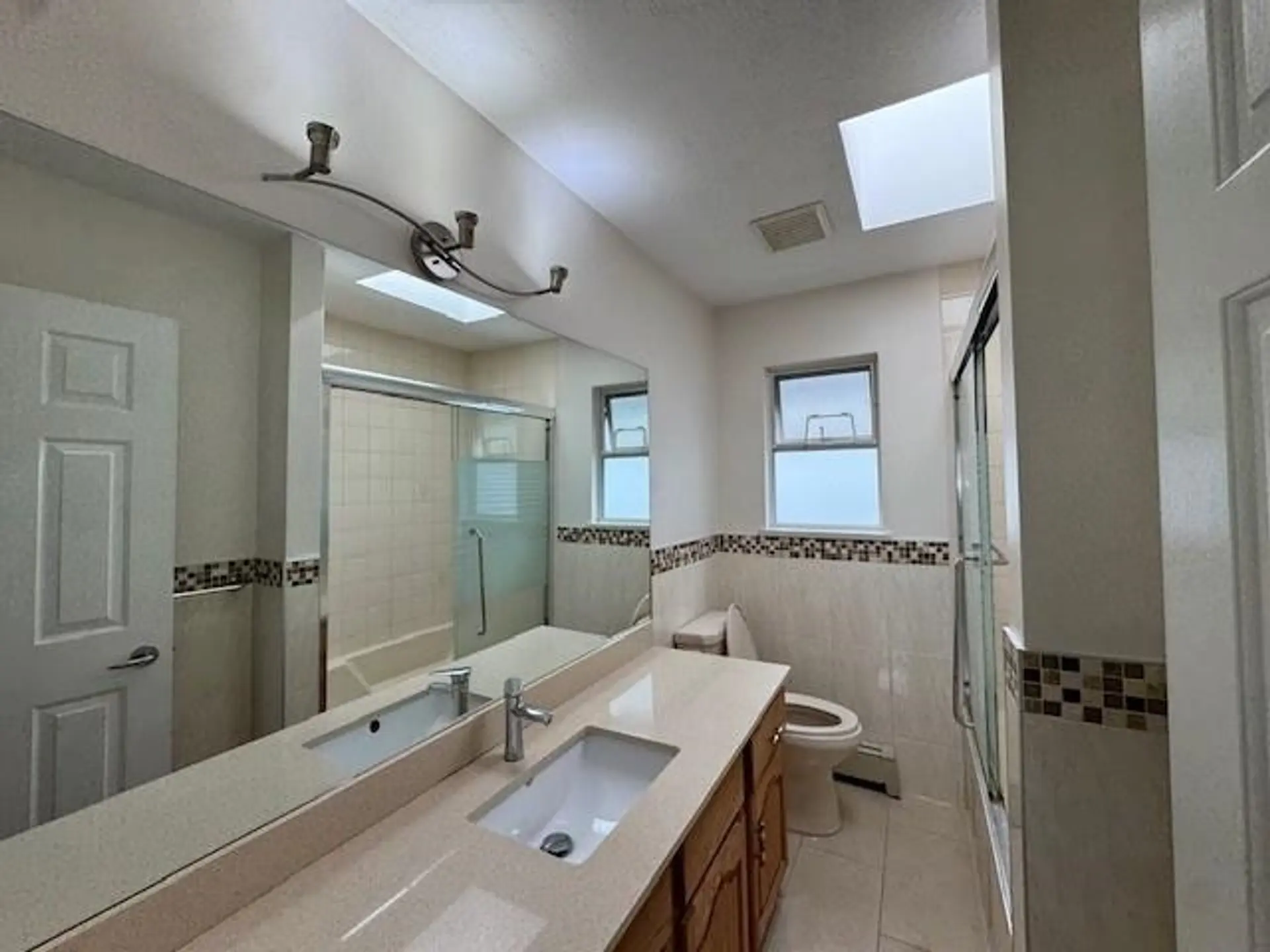 1266 E 63rd Avenue - Image 6