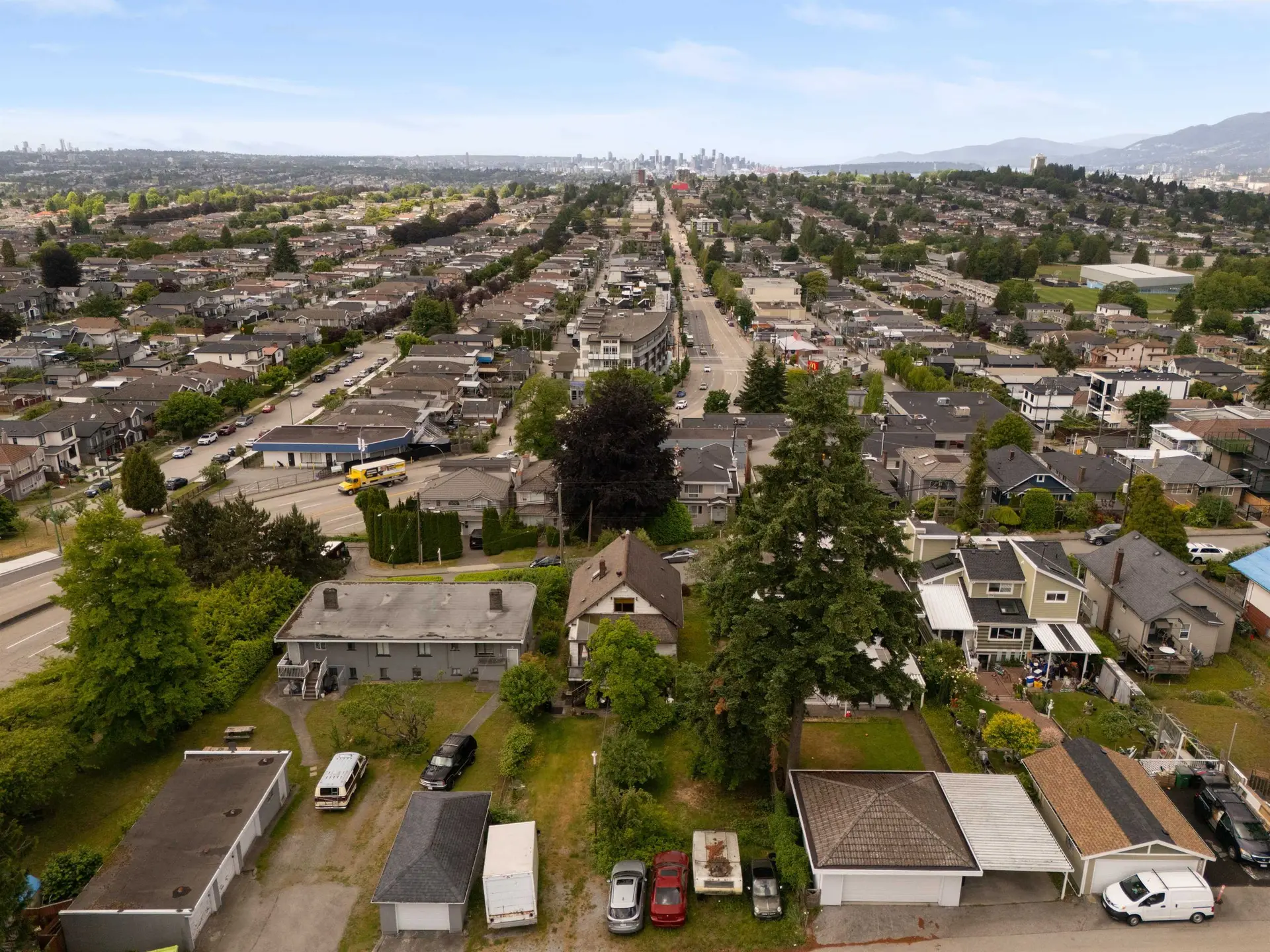 380 Delta Avenue - Image 8