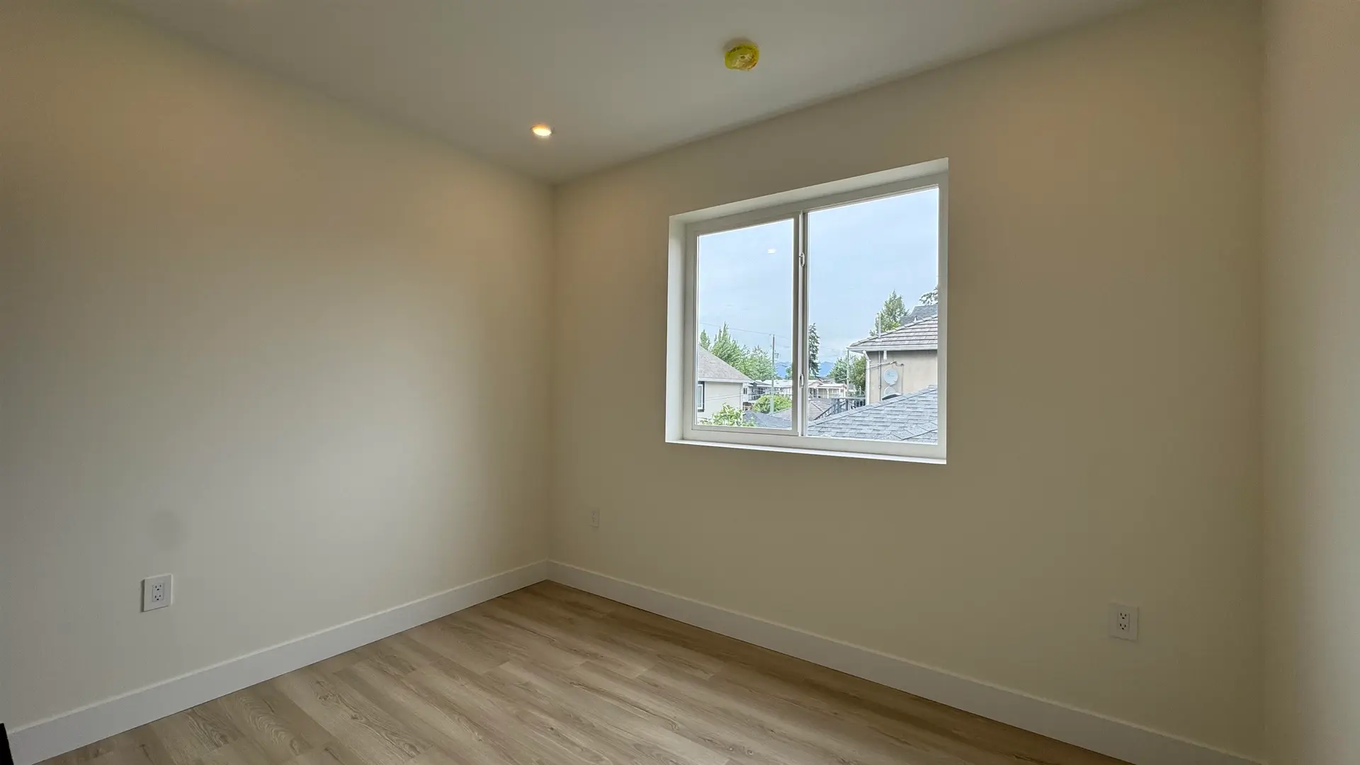#4 5779 Clarendon Street - Image 7