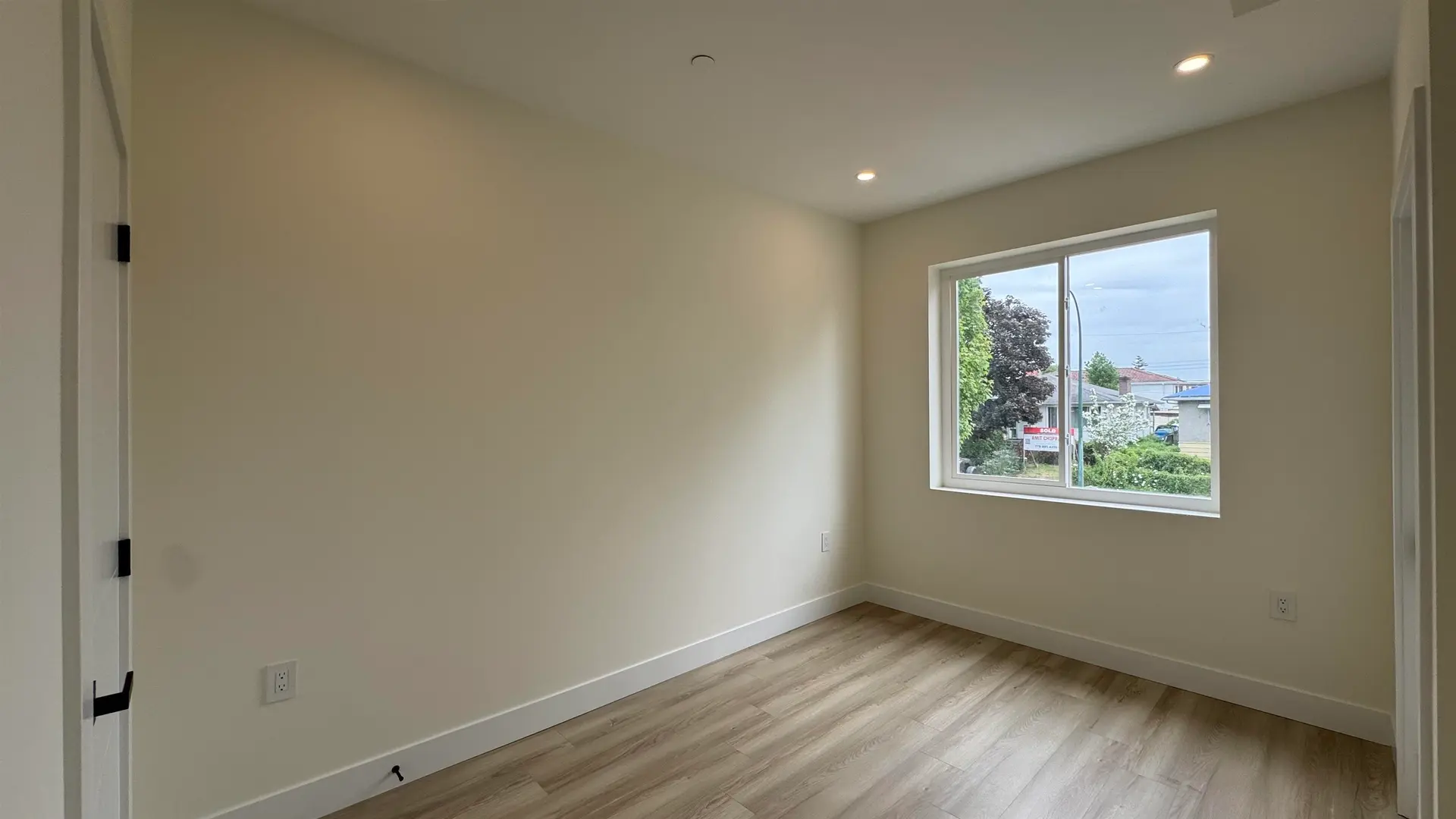 #4 5779 Clarendon Street - Image 10