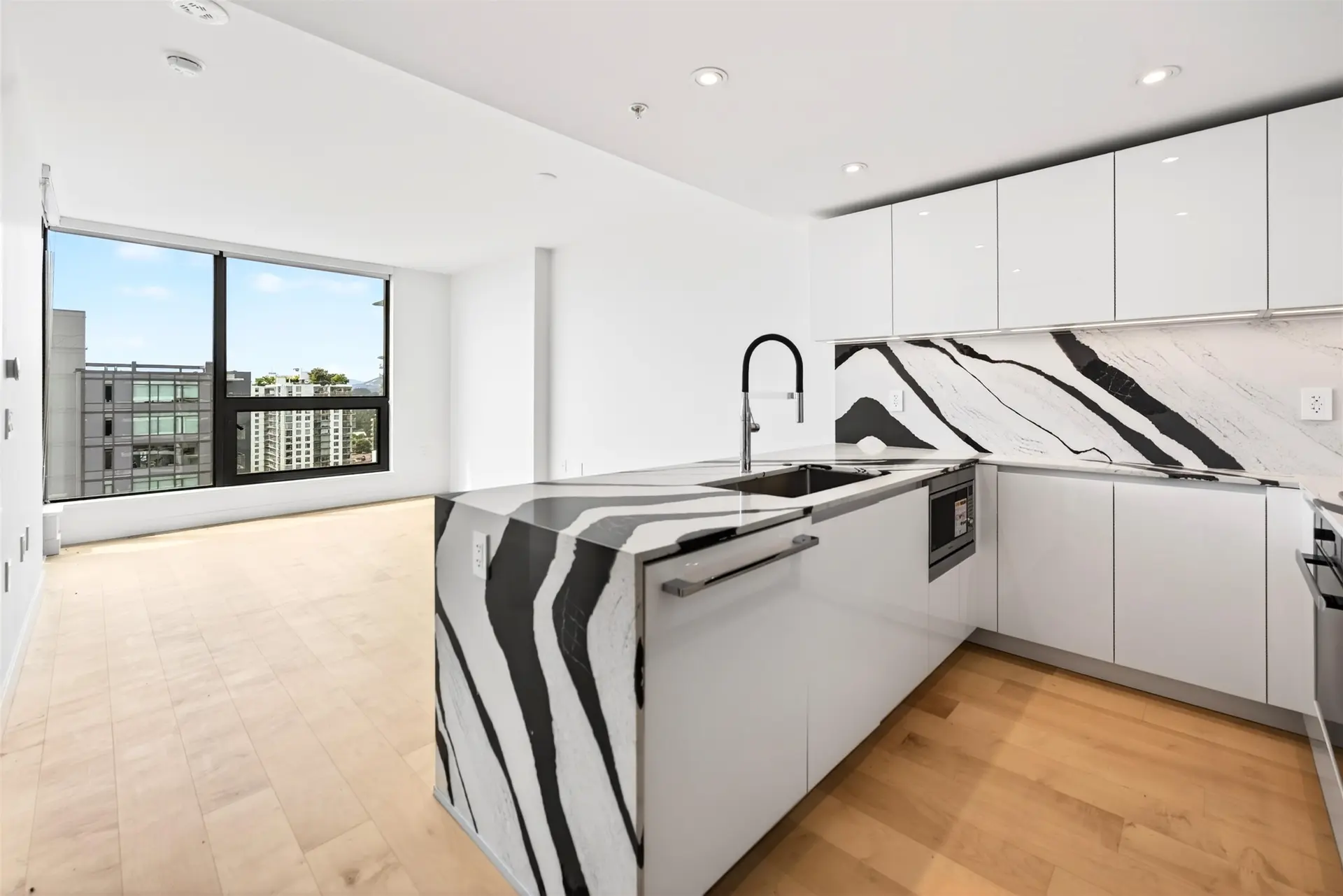 #1304 135 E 13th Street - Image 2