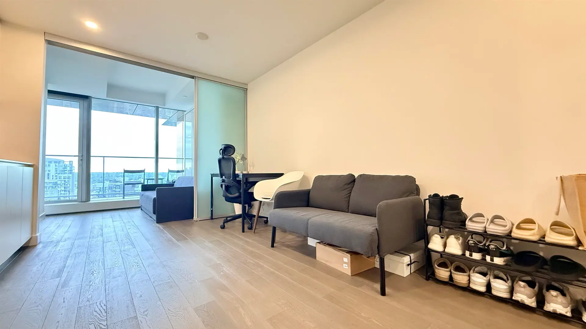 #3908 1480 Howe Street - Image 2