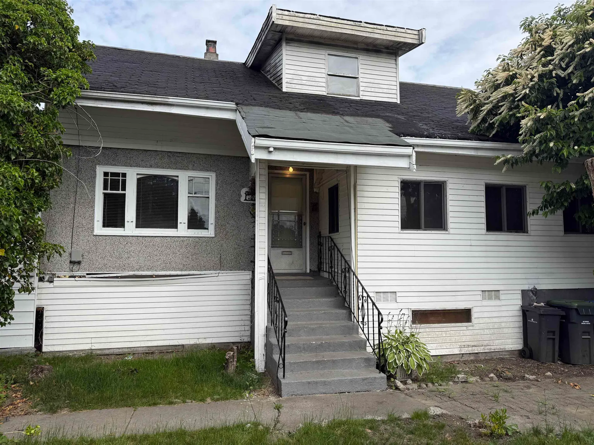 220 Devoy Street - Image 1