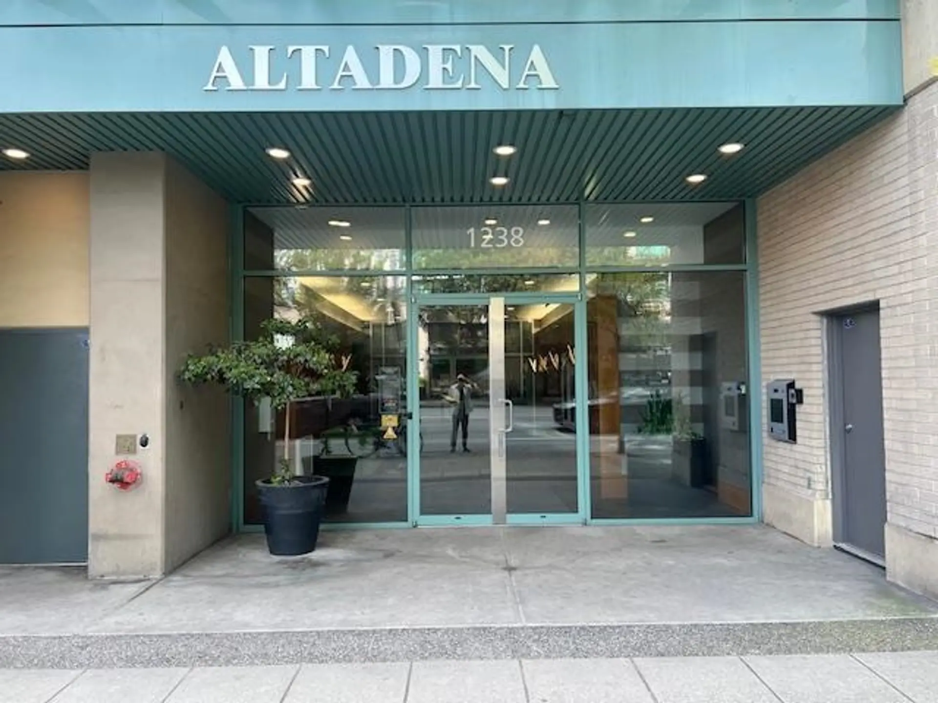 #602 1238 Burrard Street