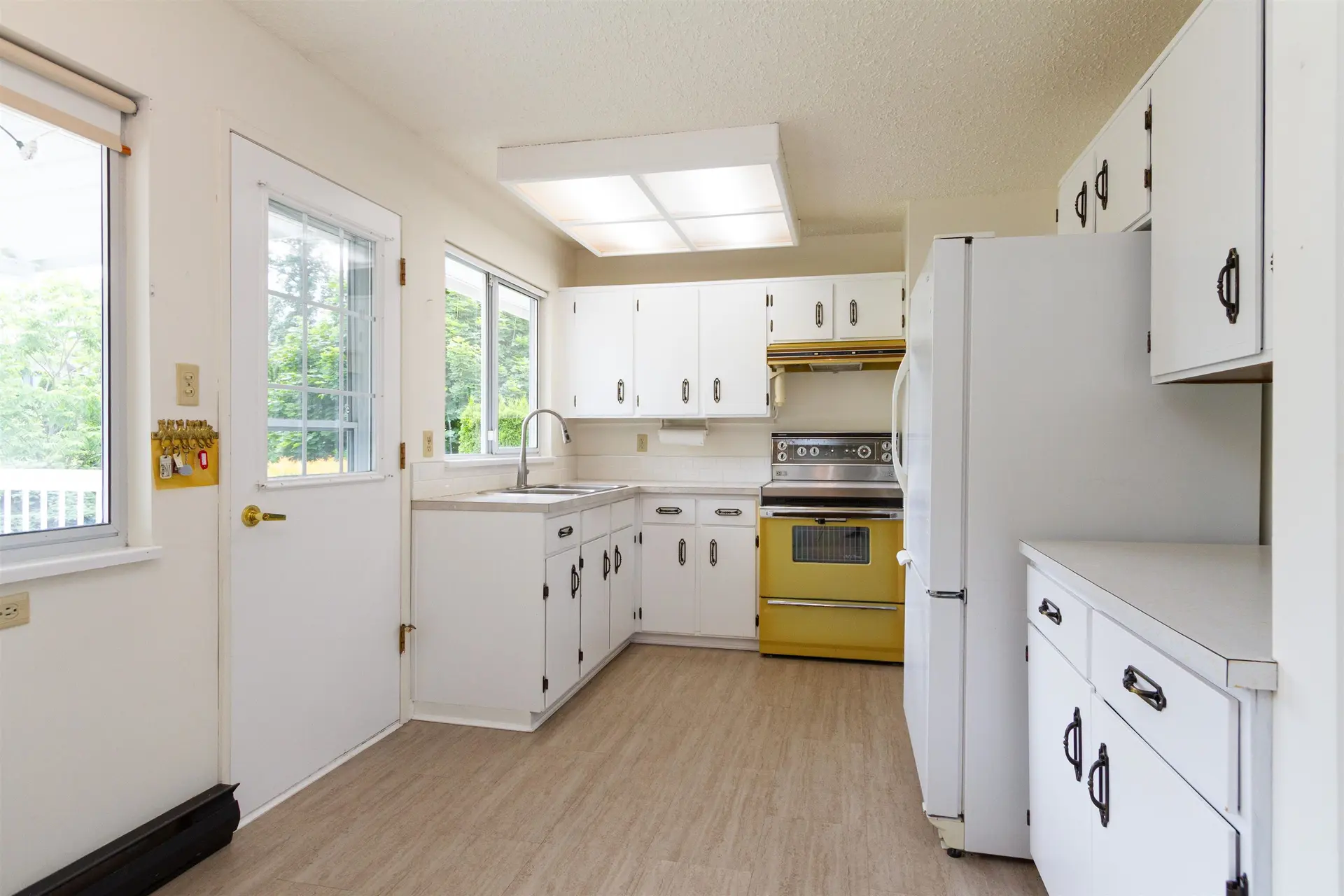 41818 Birken Road - Image 7