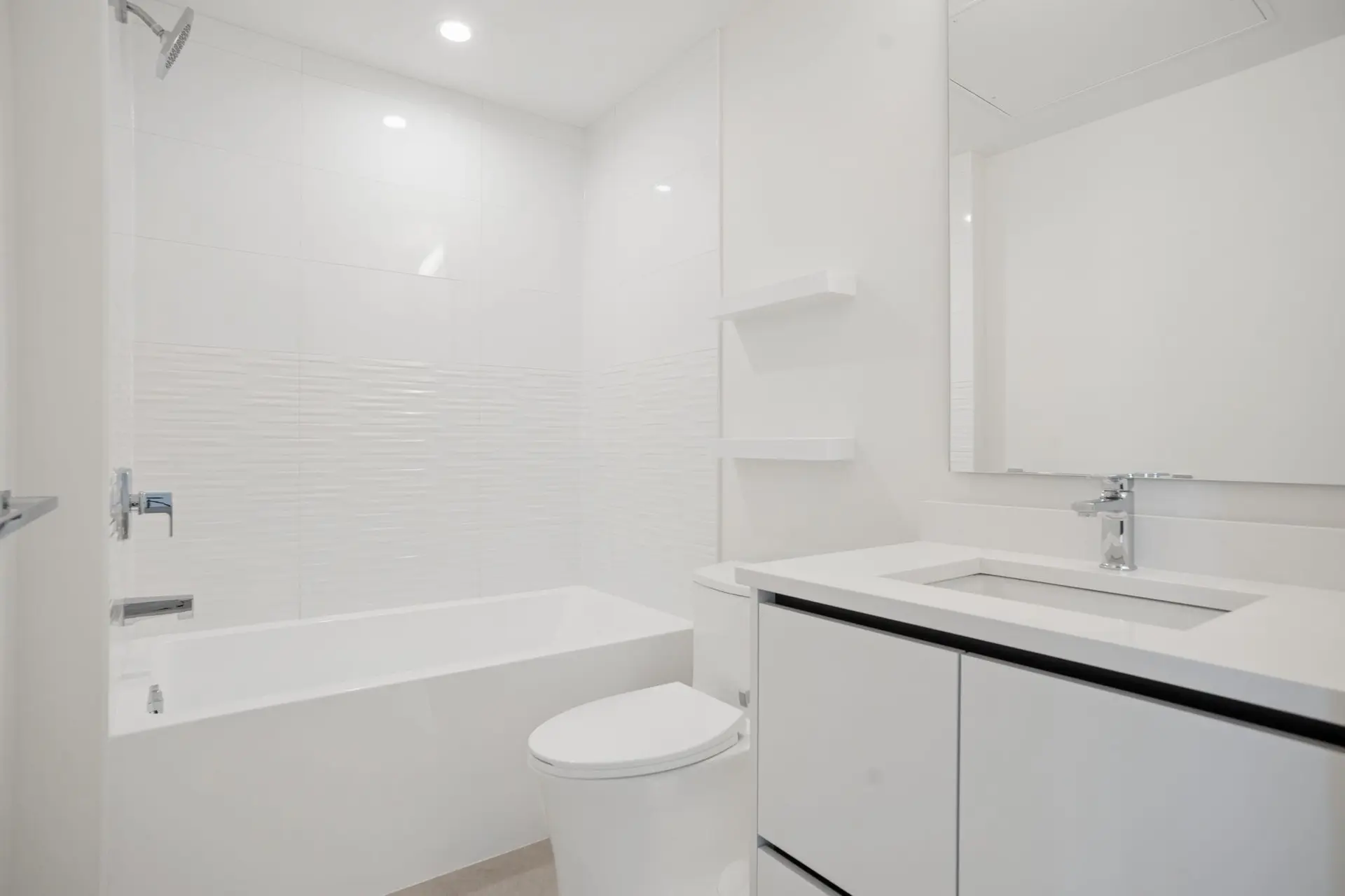 #204 8398 Oak Street - Image 16