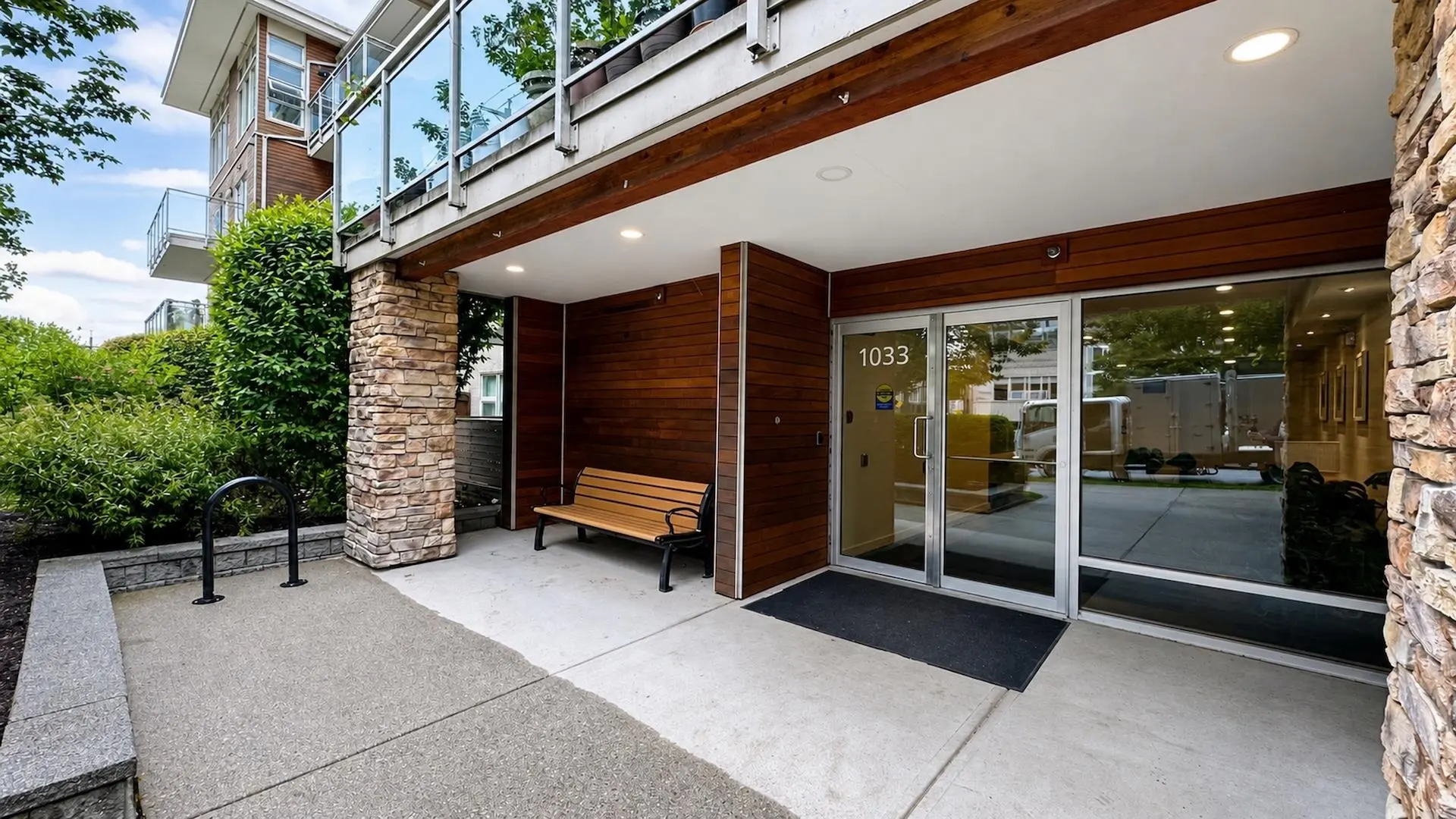 #PH2 1033 St. Georges Avenue - Image 2
