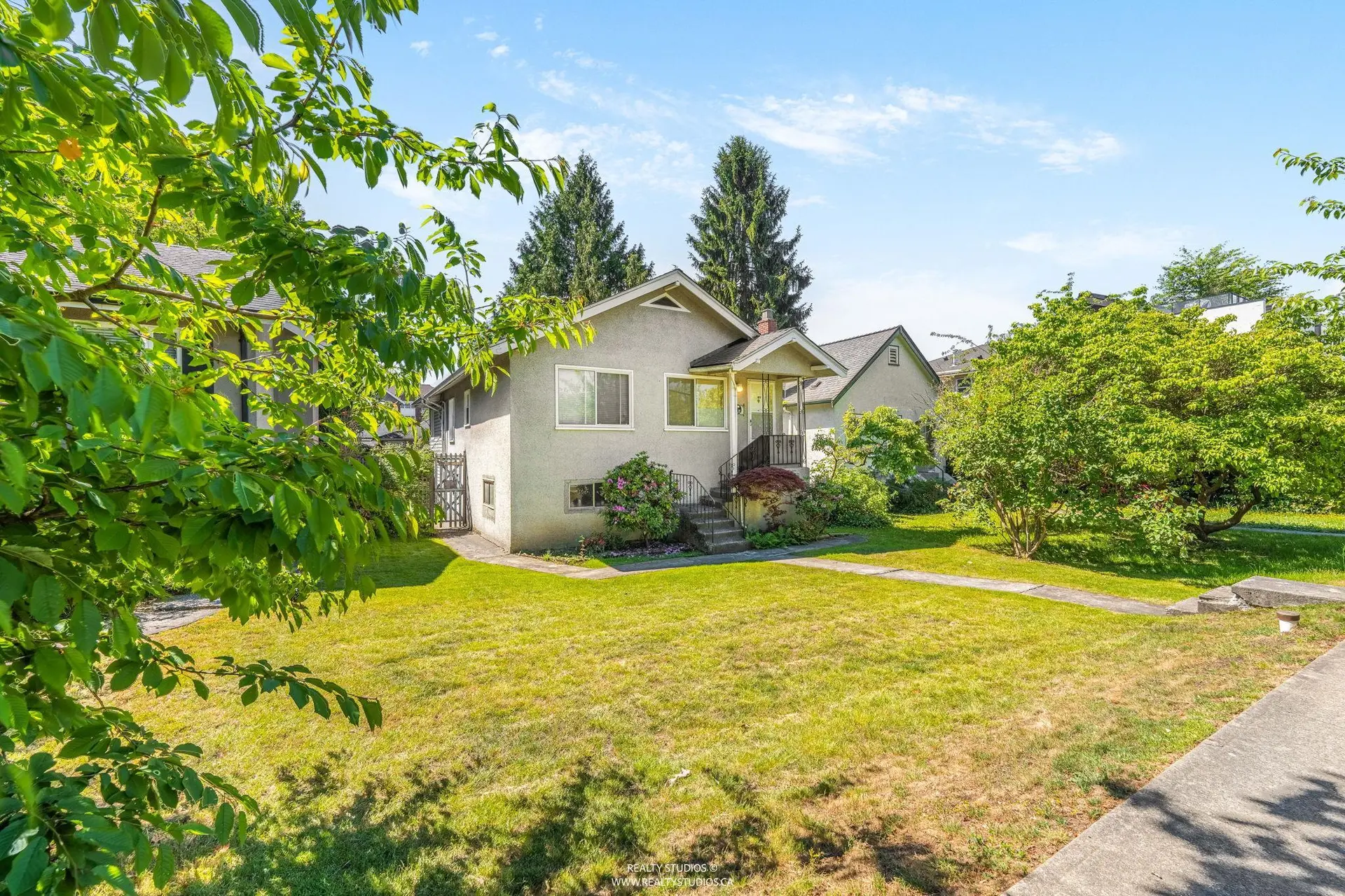 20 W King Edward Avenue - Image 1