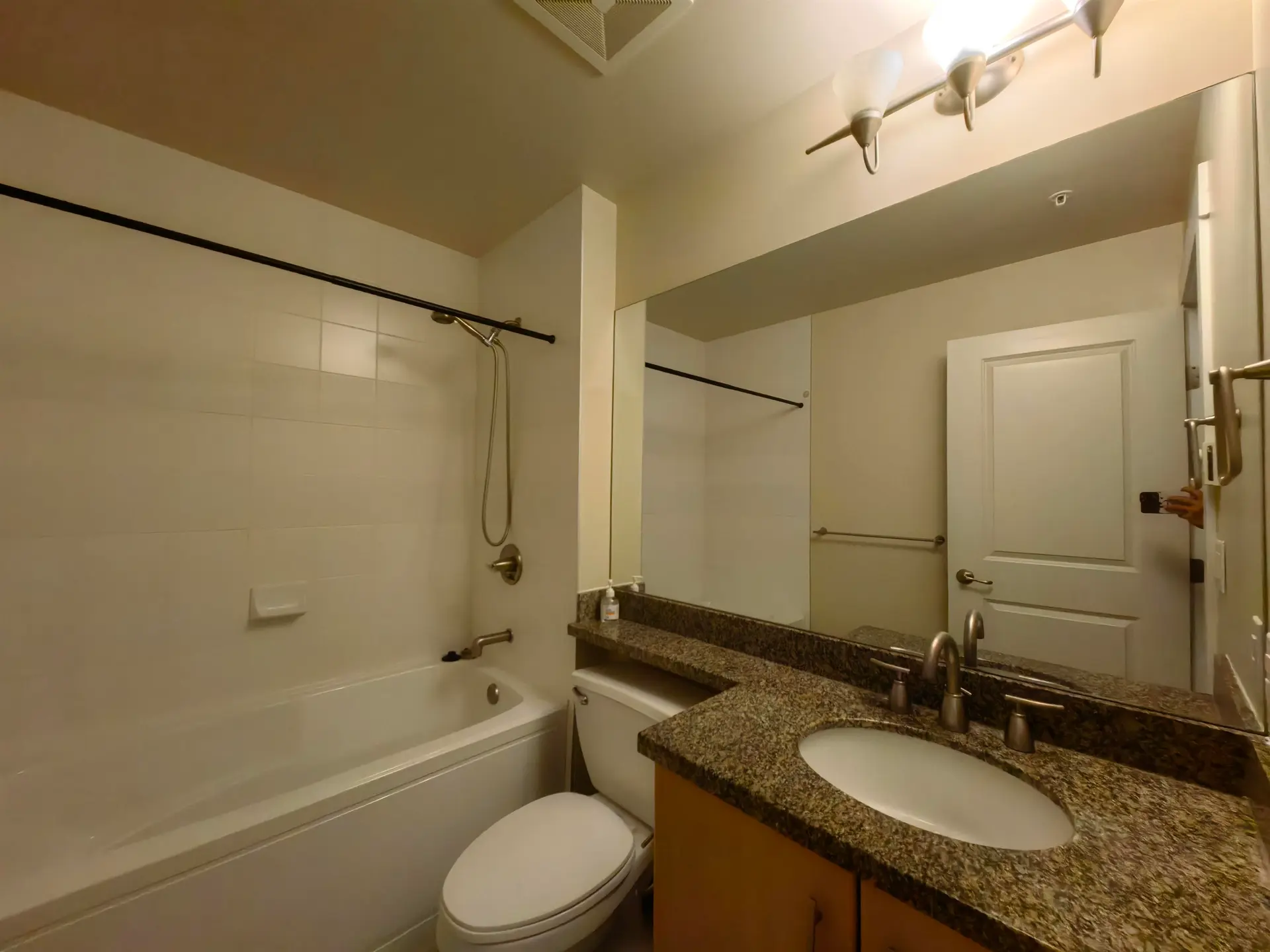 2547 East Mall - Image 16