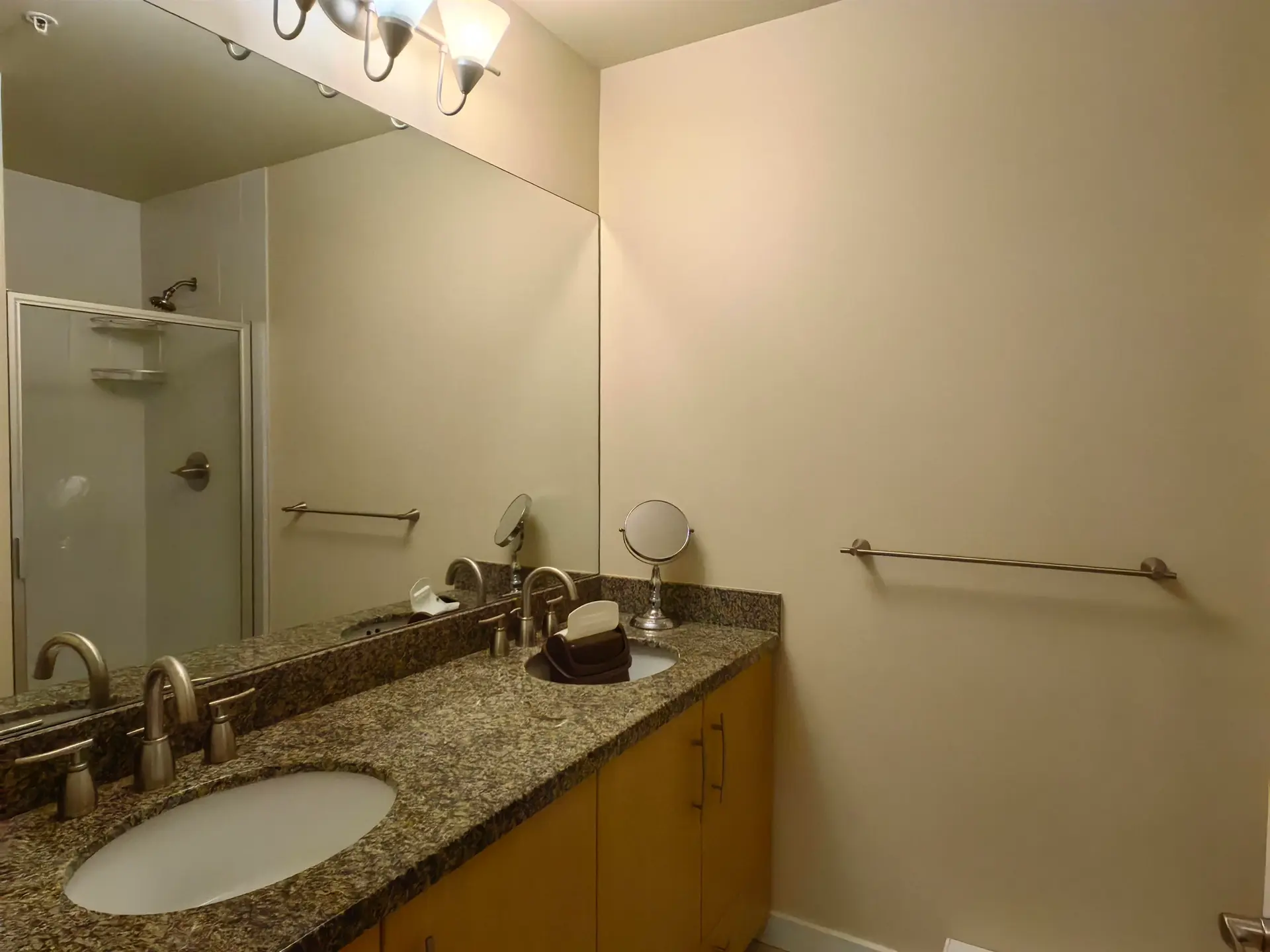 2547 East Mall - Image 5