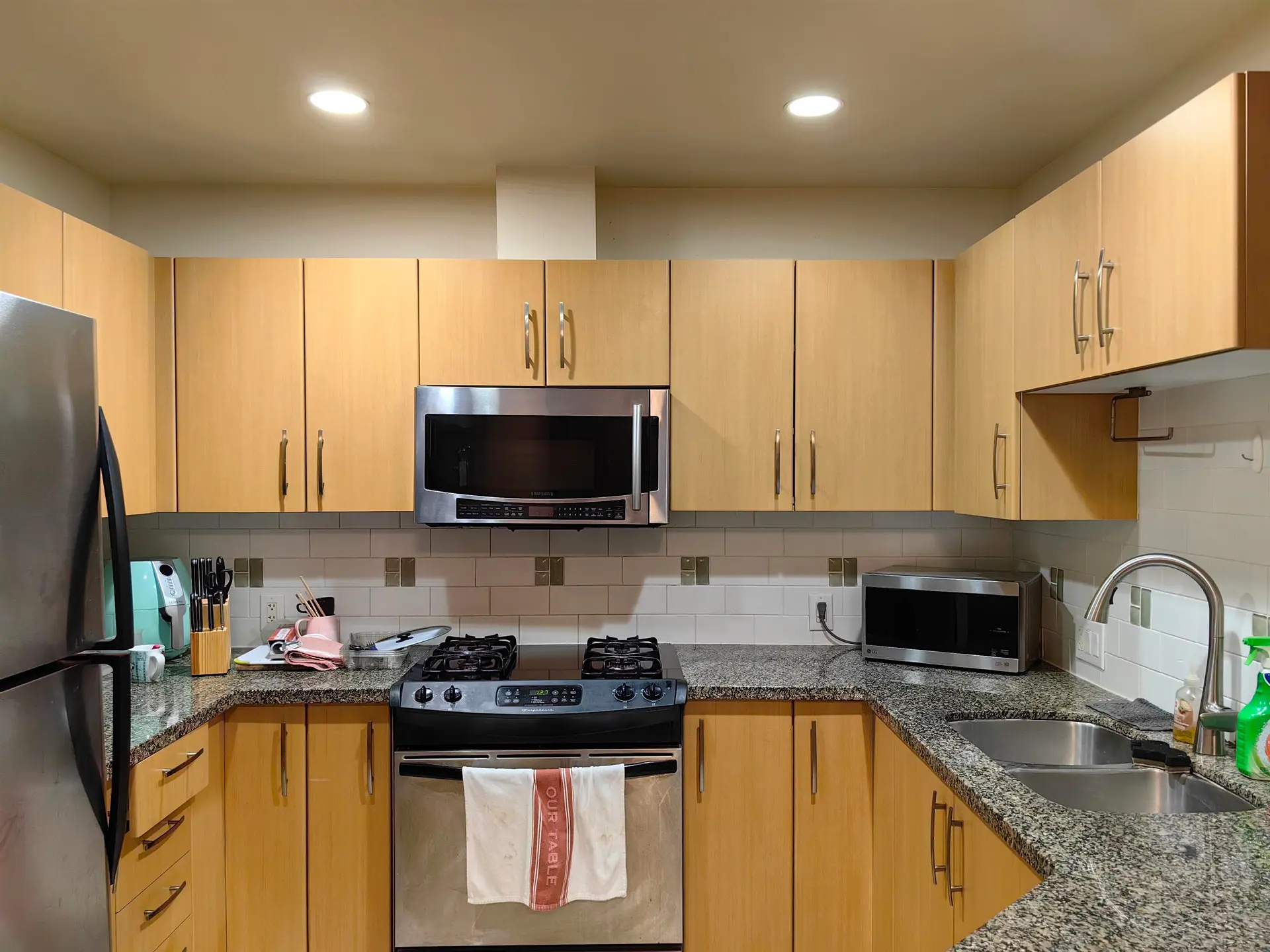 2547 East Mall - Image 15