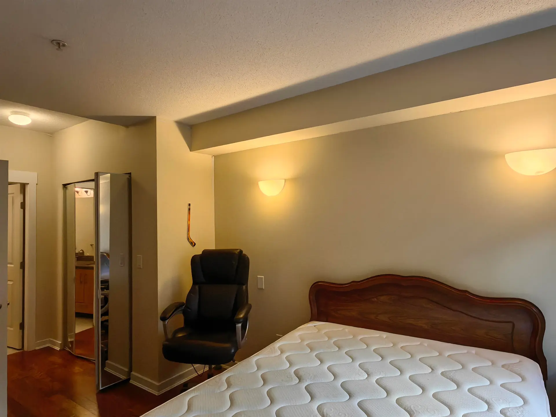 2547 East Mall - Image 4