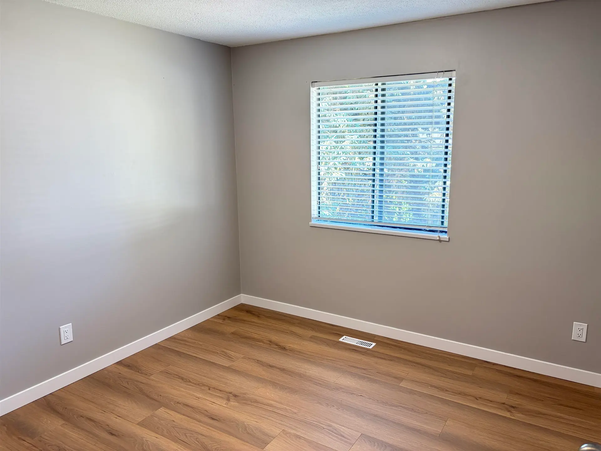 7900 Fulmar Street - Image 13