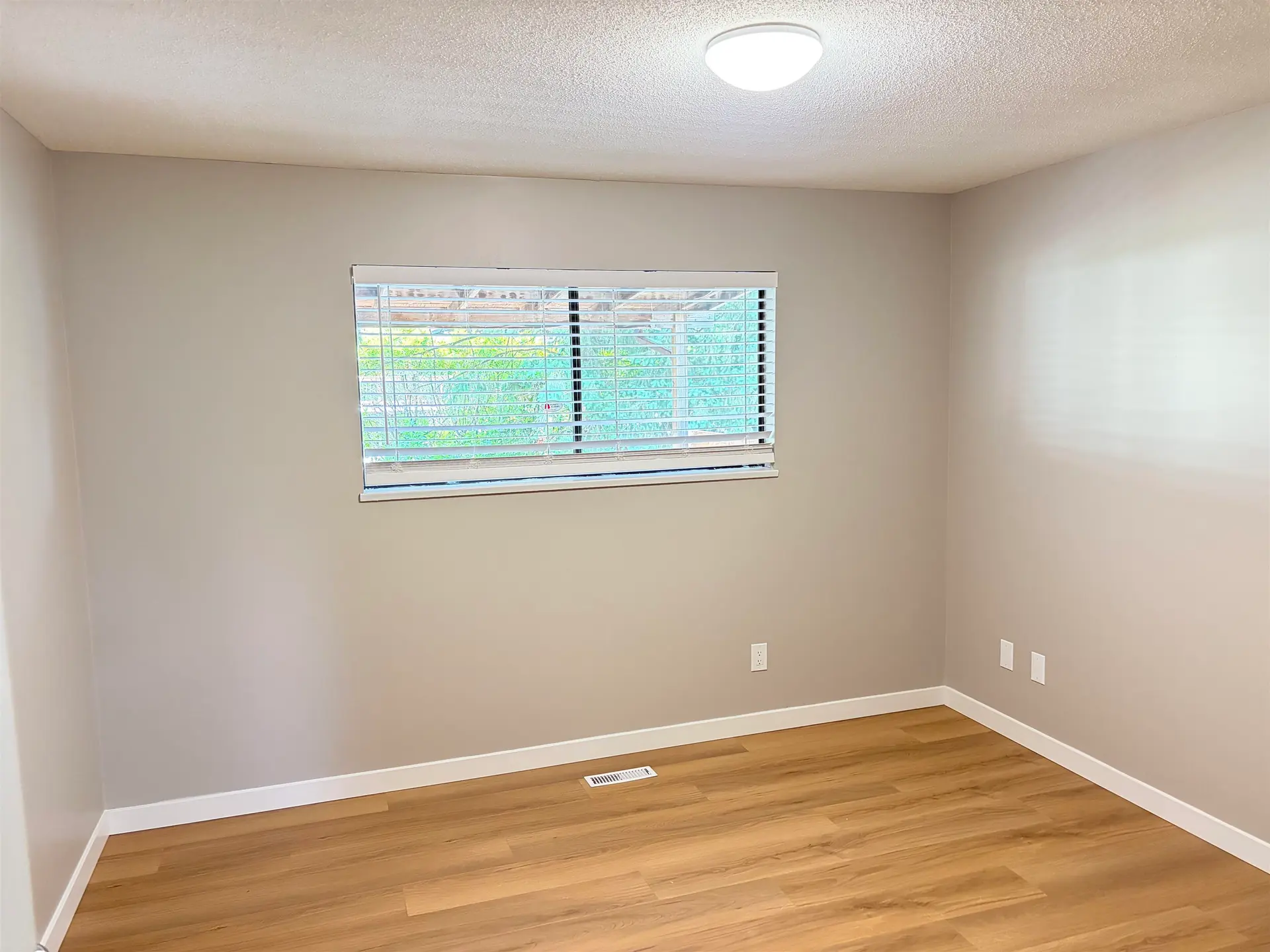 7900 Fulmar Street - Image 15