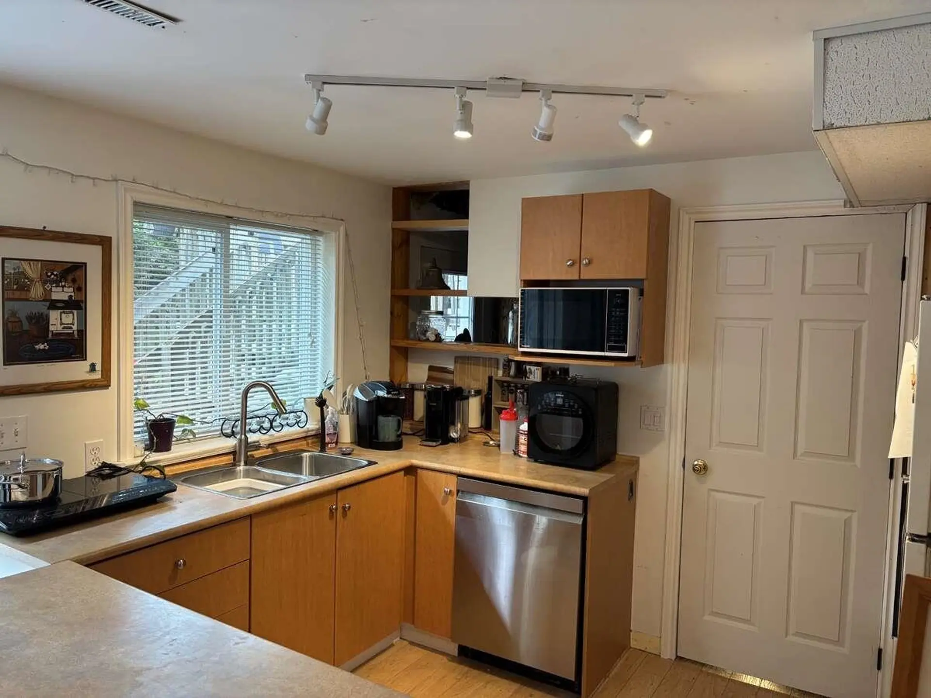 7397 Bates Road - Image 12