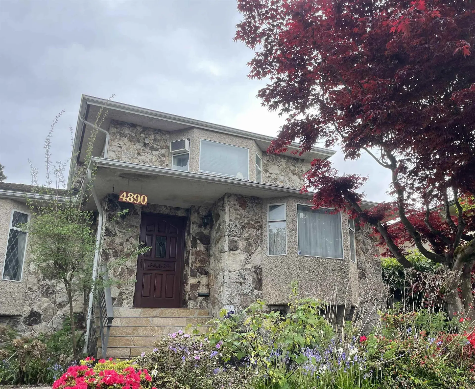 4890 Southlawn Drive