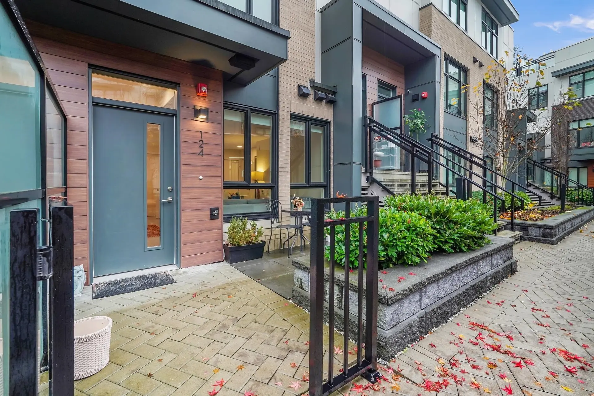 #124 2035 Glenaire Drive - Image 3