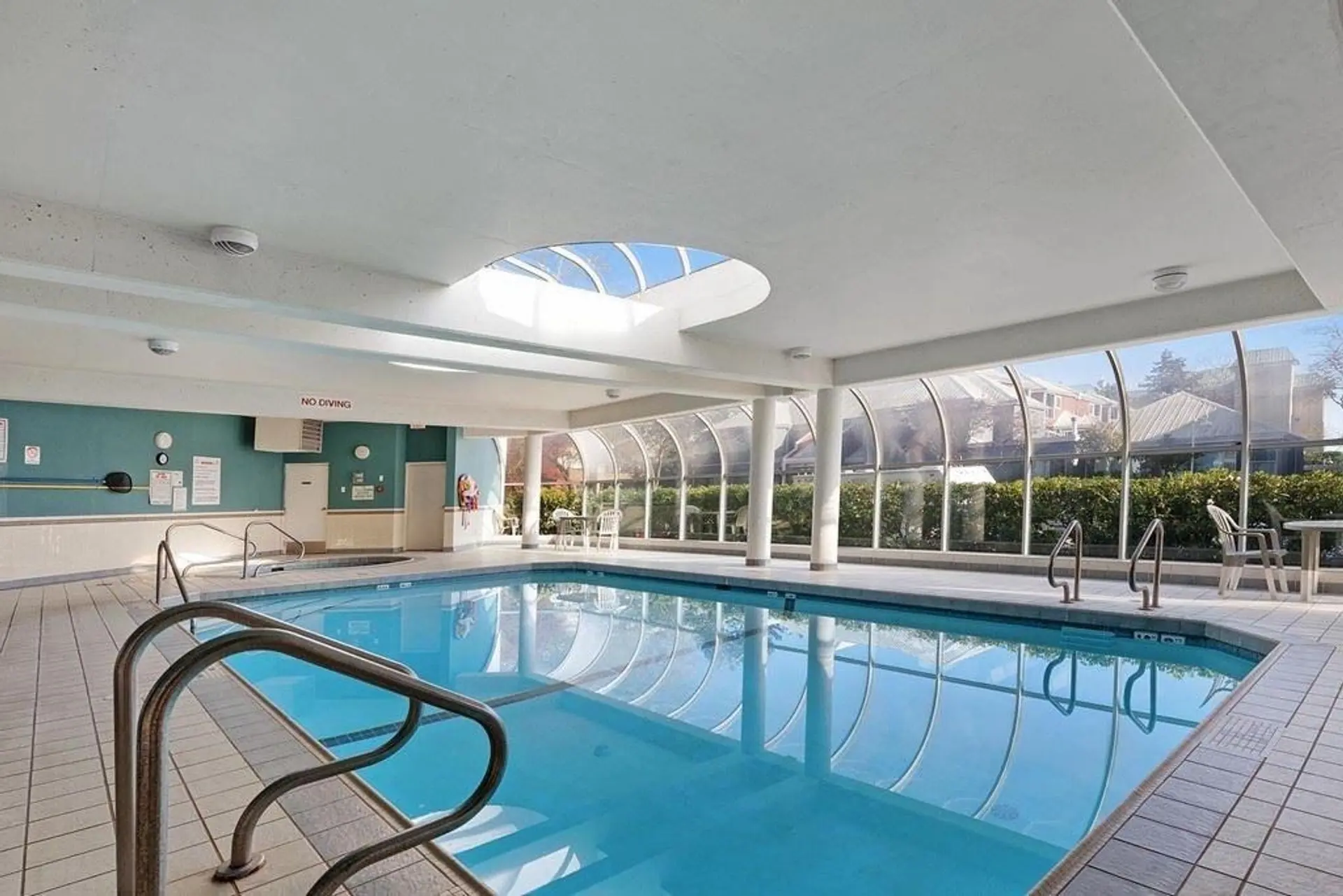 #605 1045 Quayside Drive - Image 15