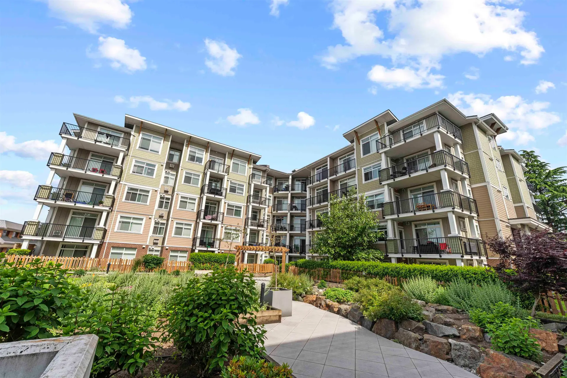 #305 20686 Eastleigh Crescent - Image 1